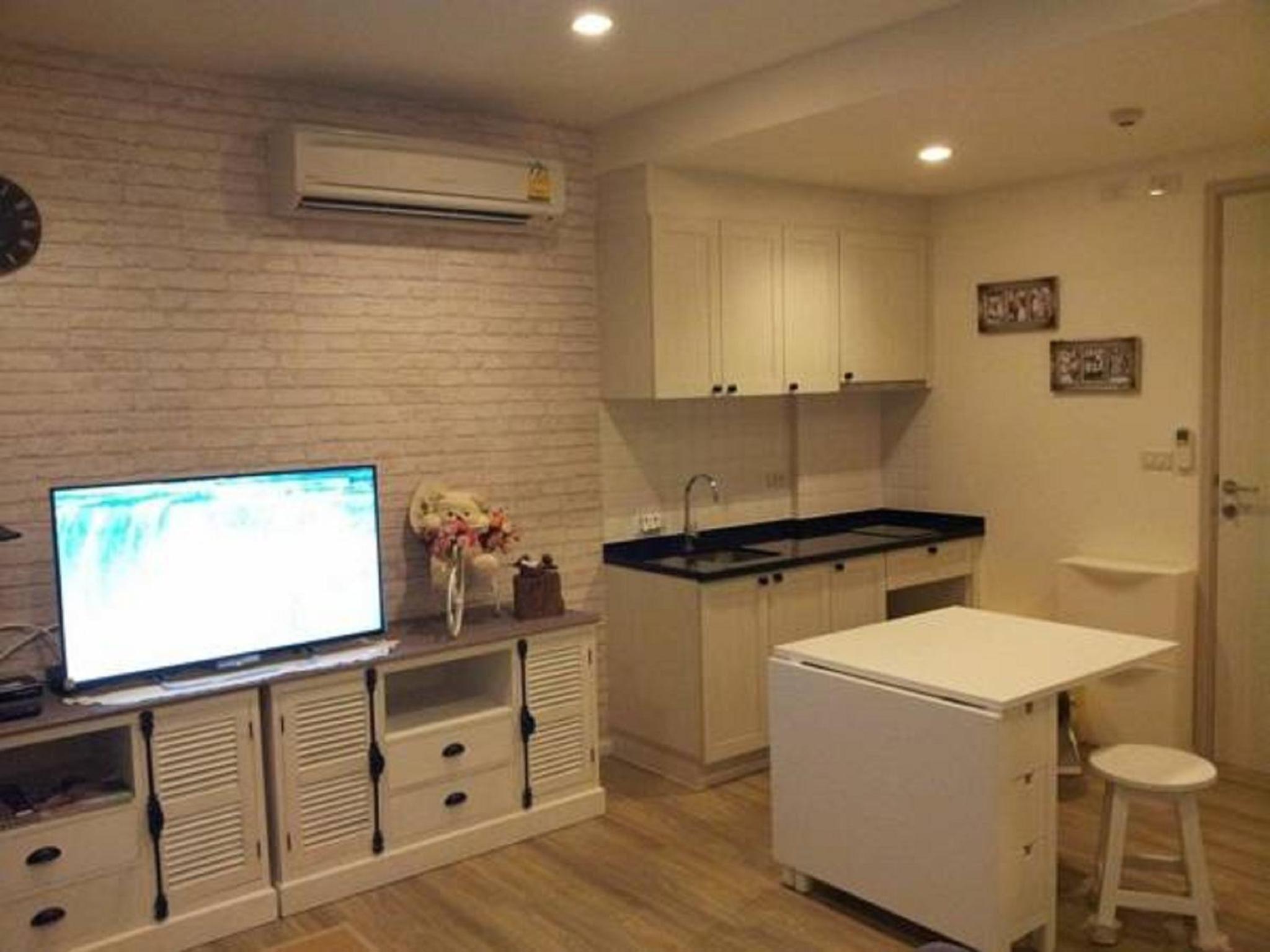 Apartment with Pool View  - Photo 13