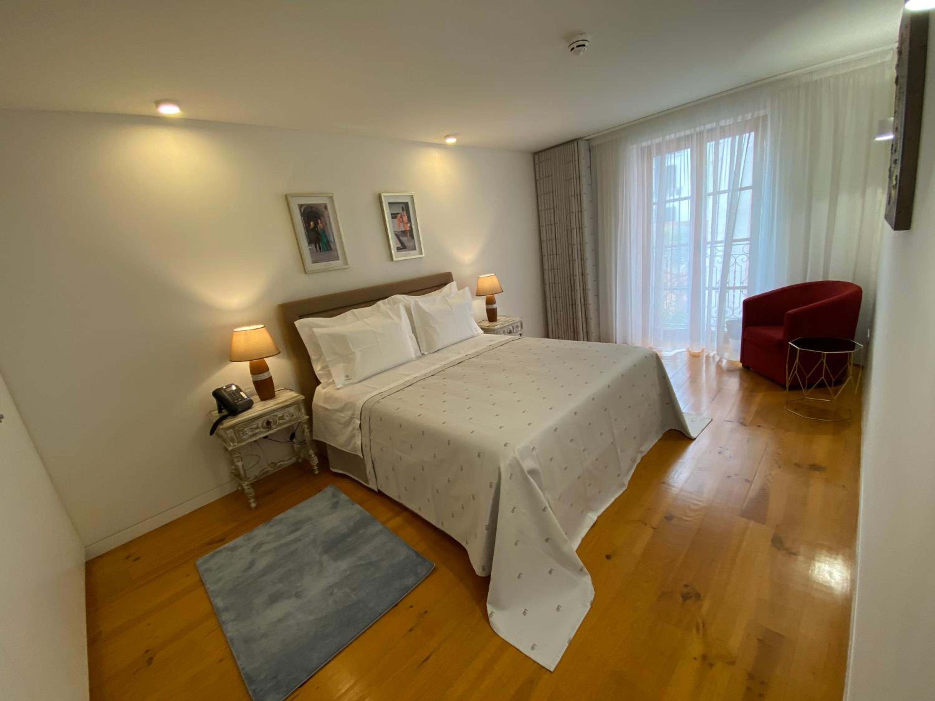 Deluxe Queen Studio