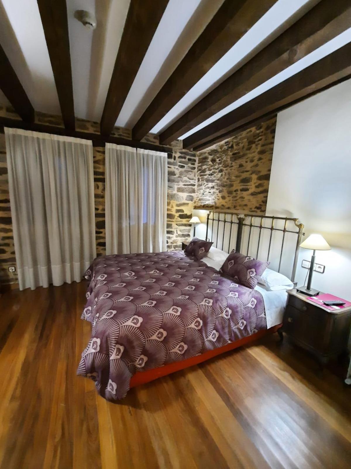 Double or Twin Room - Photo 4