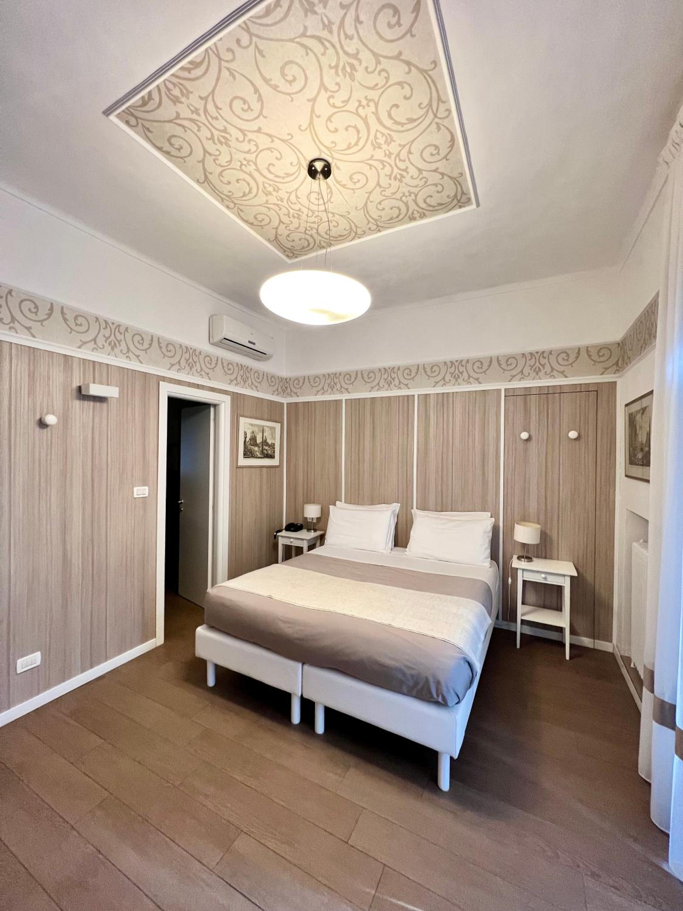 Double Room - Photo 3