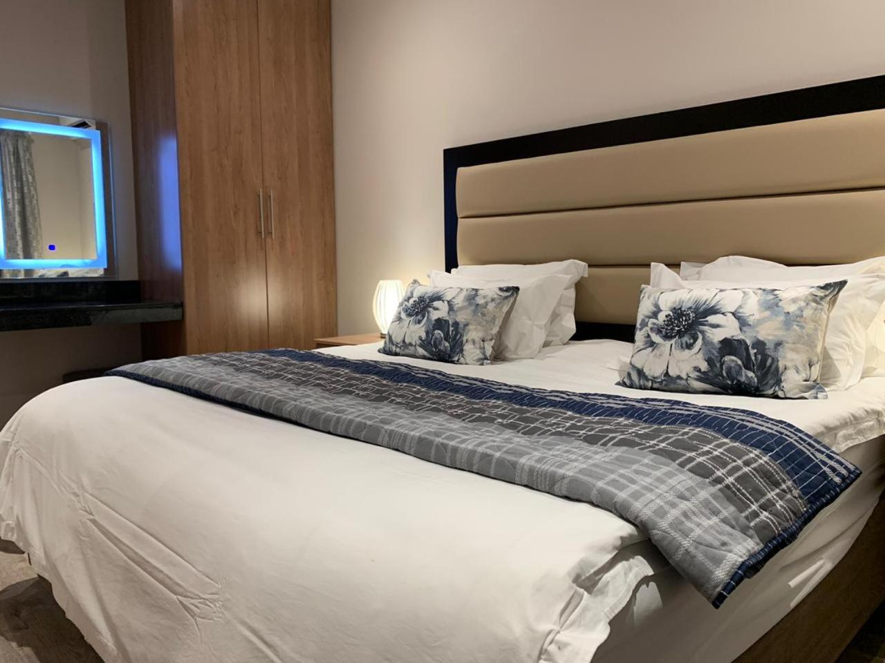 Deluxe Double Room - Photo 7