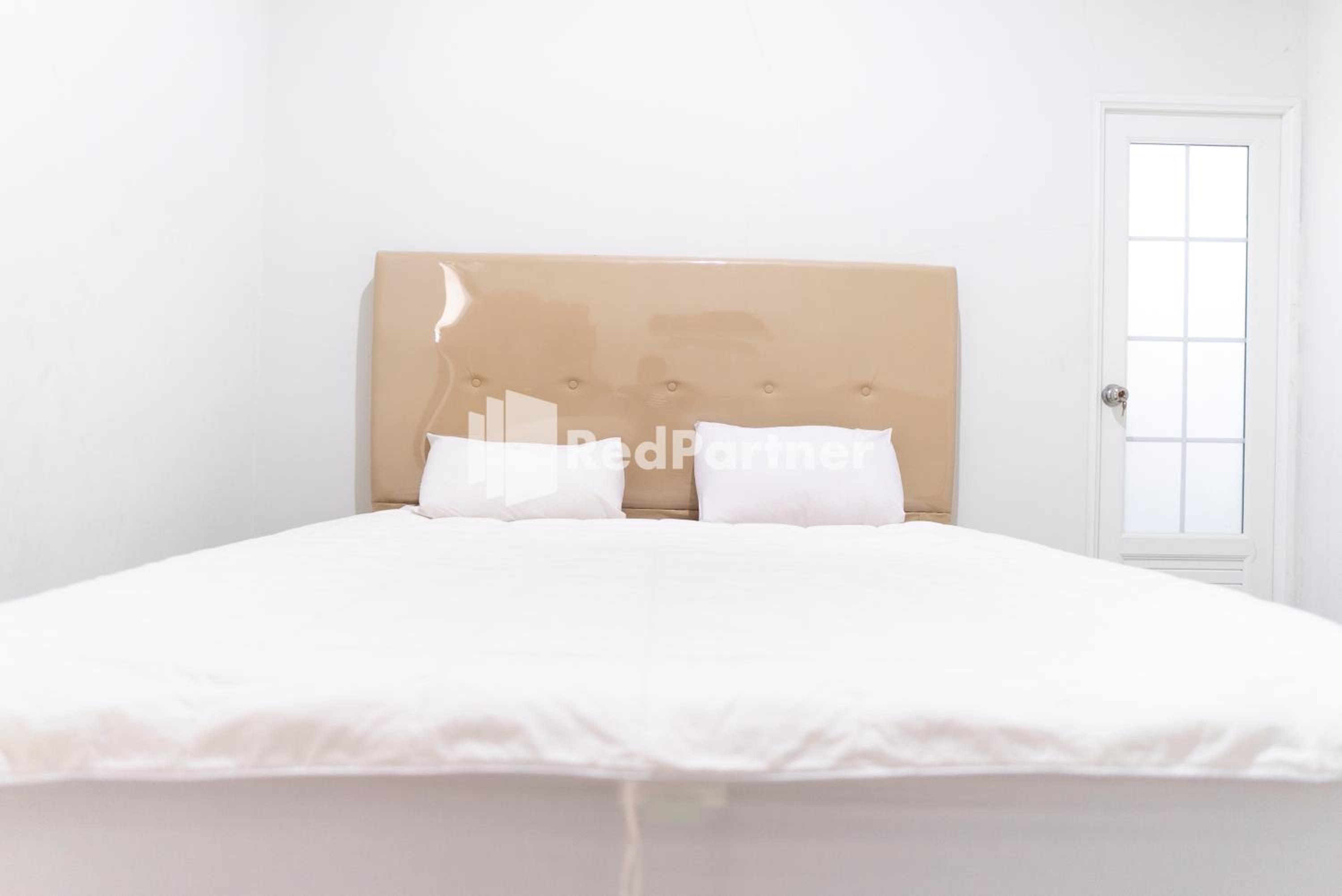 Economy Double Room photo 2
