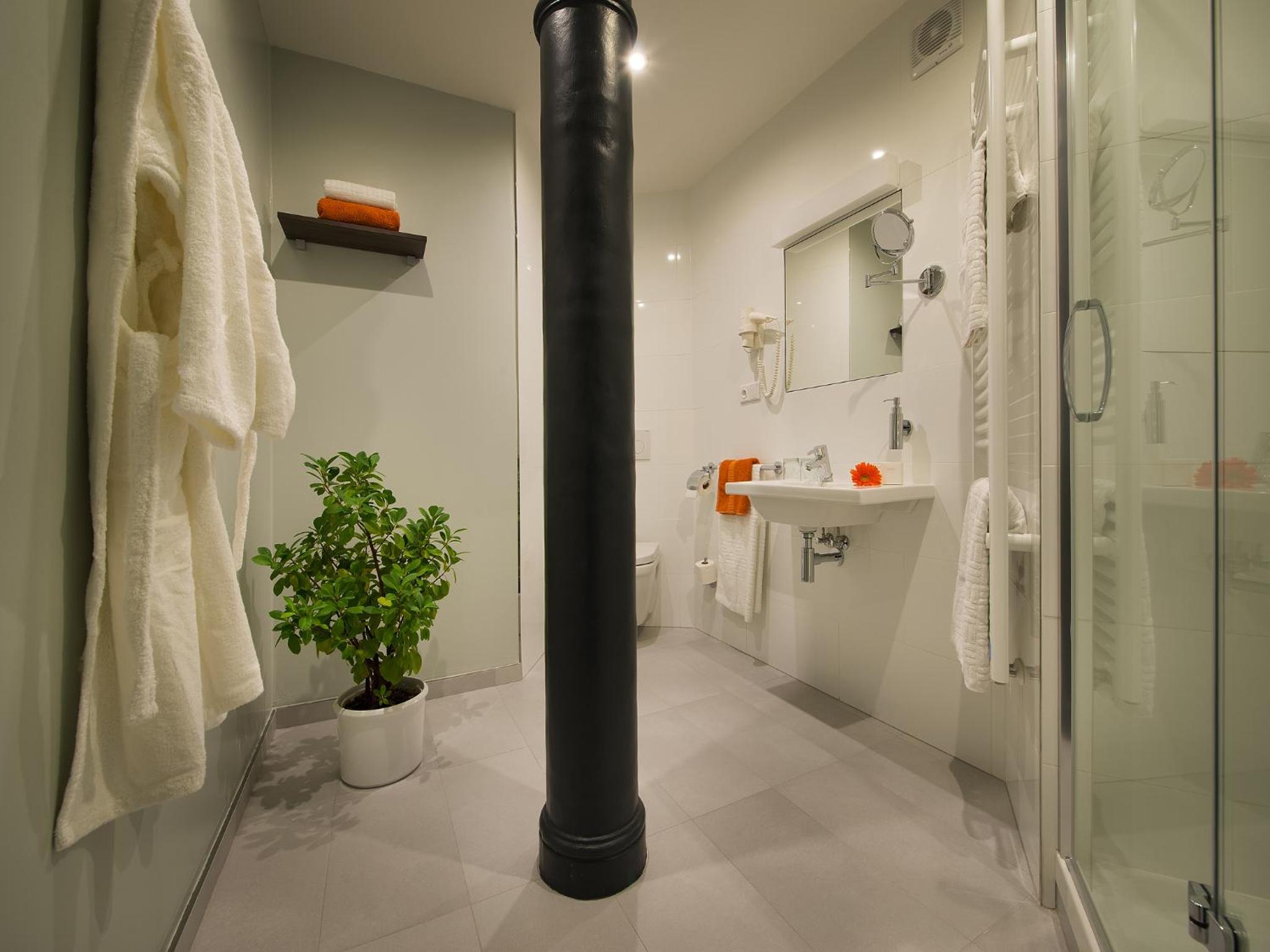 Double or Twin Room - Photo 3