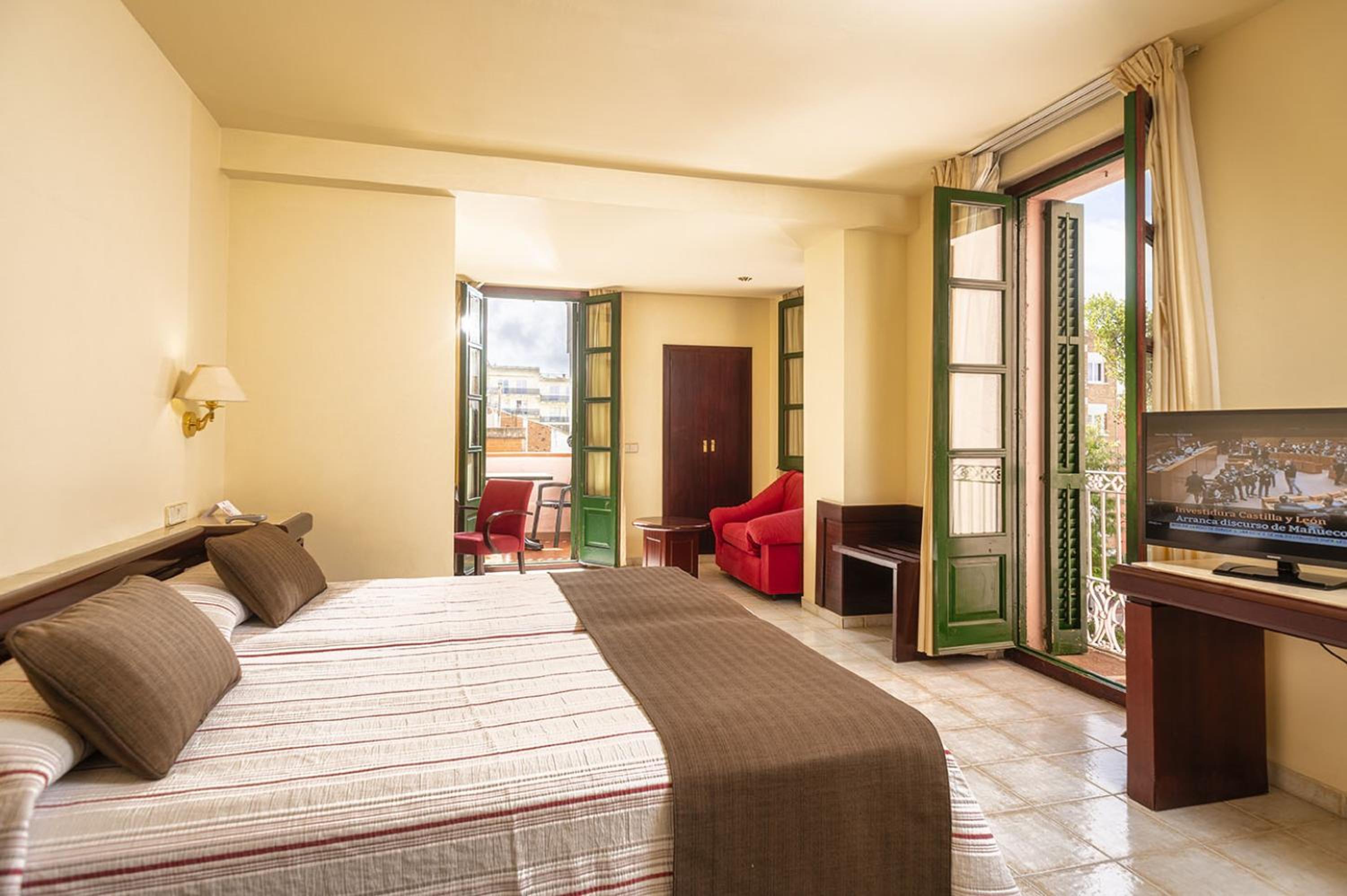 Junior Suite - Photo 13