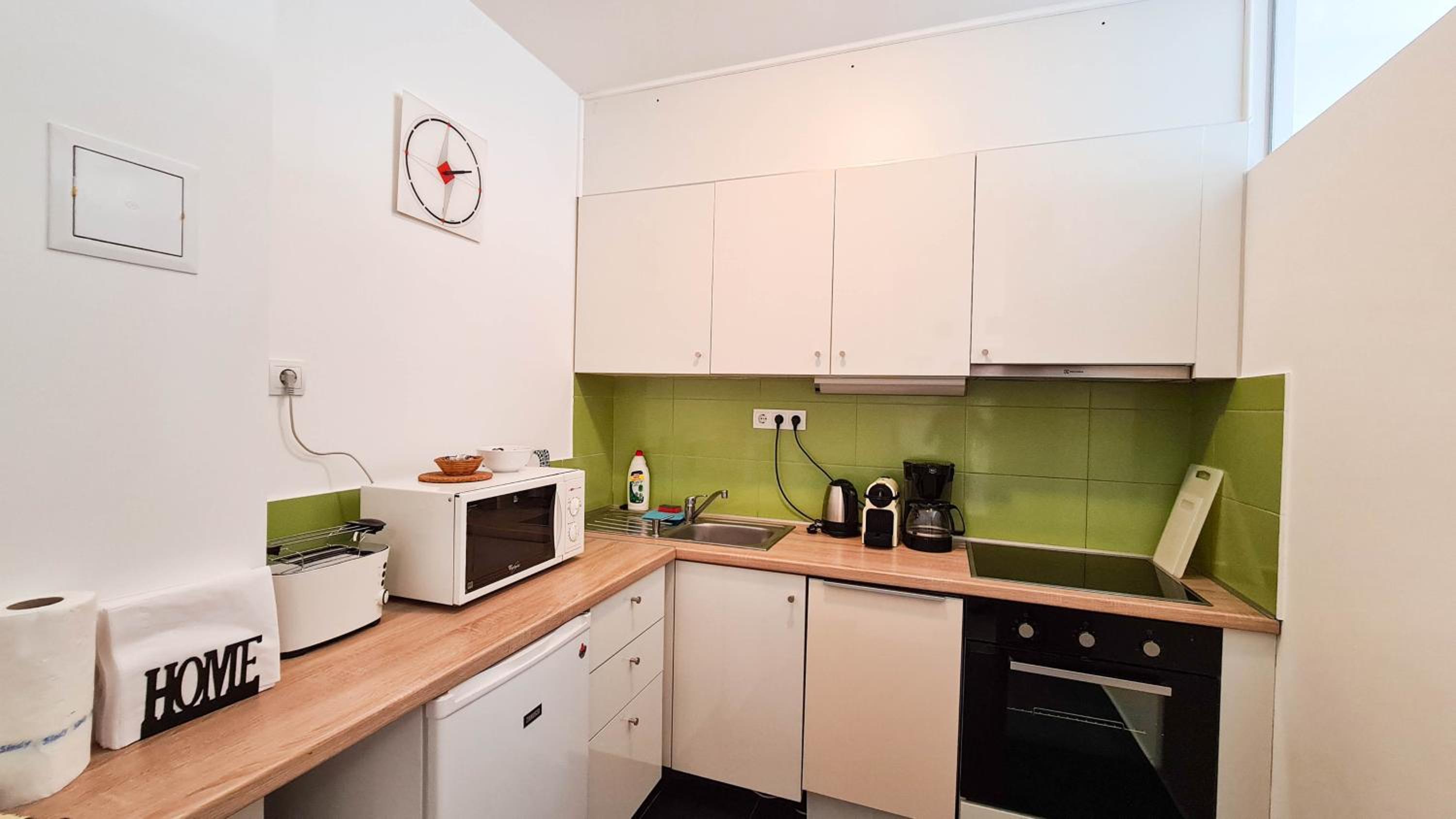 Three-Bedroom Apartment - Photo 8