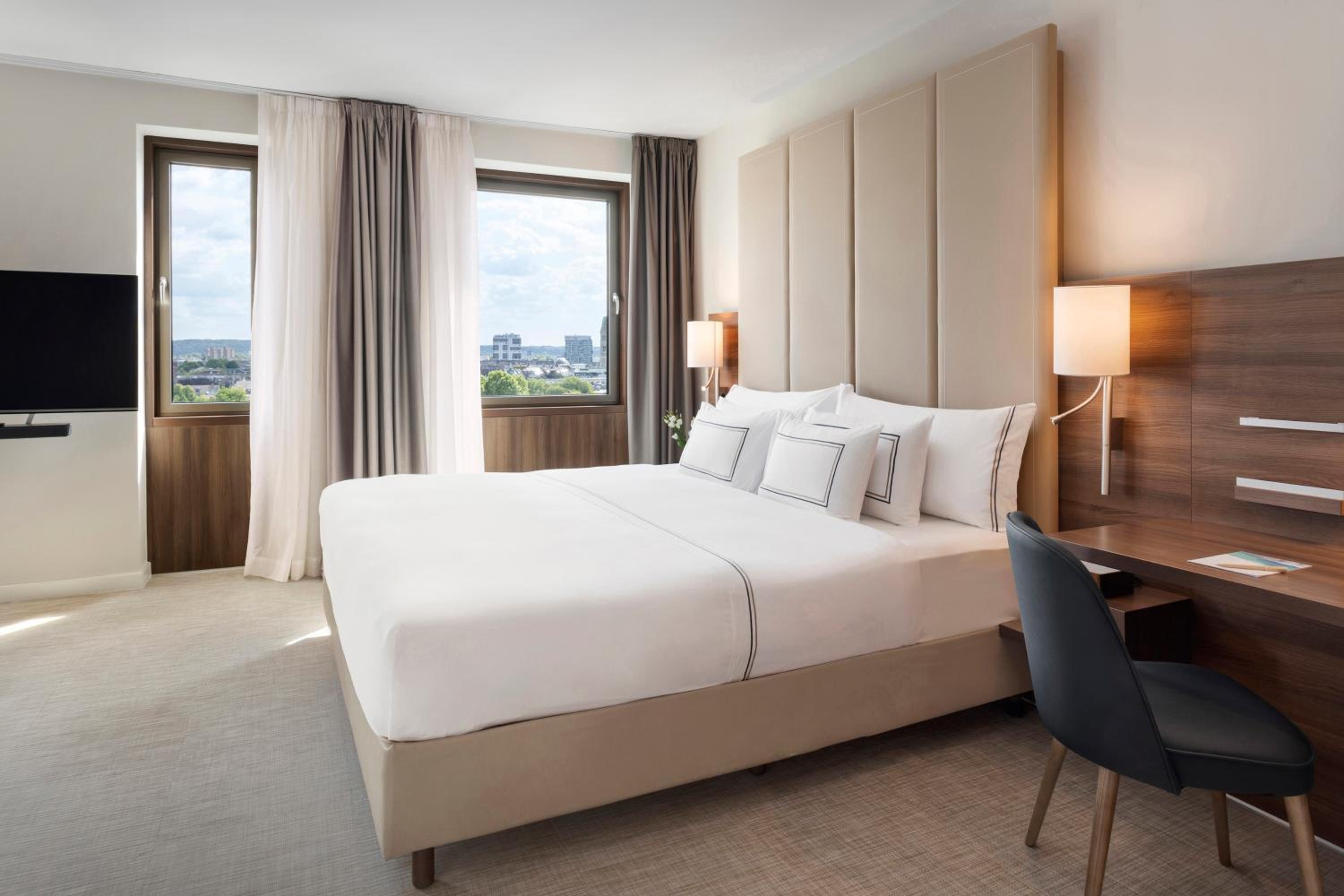 The Level Junior Suite with Executive Lounge Access - Photo 1