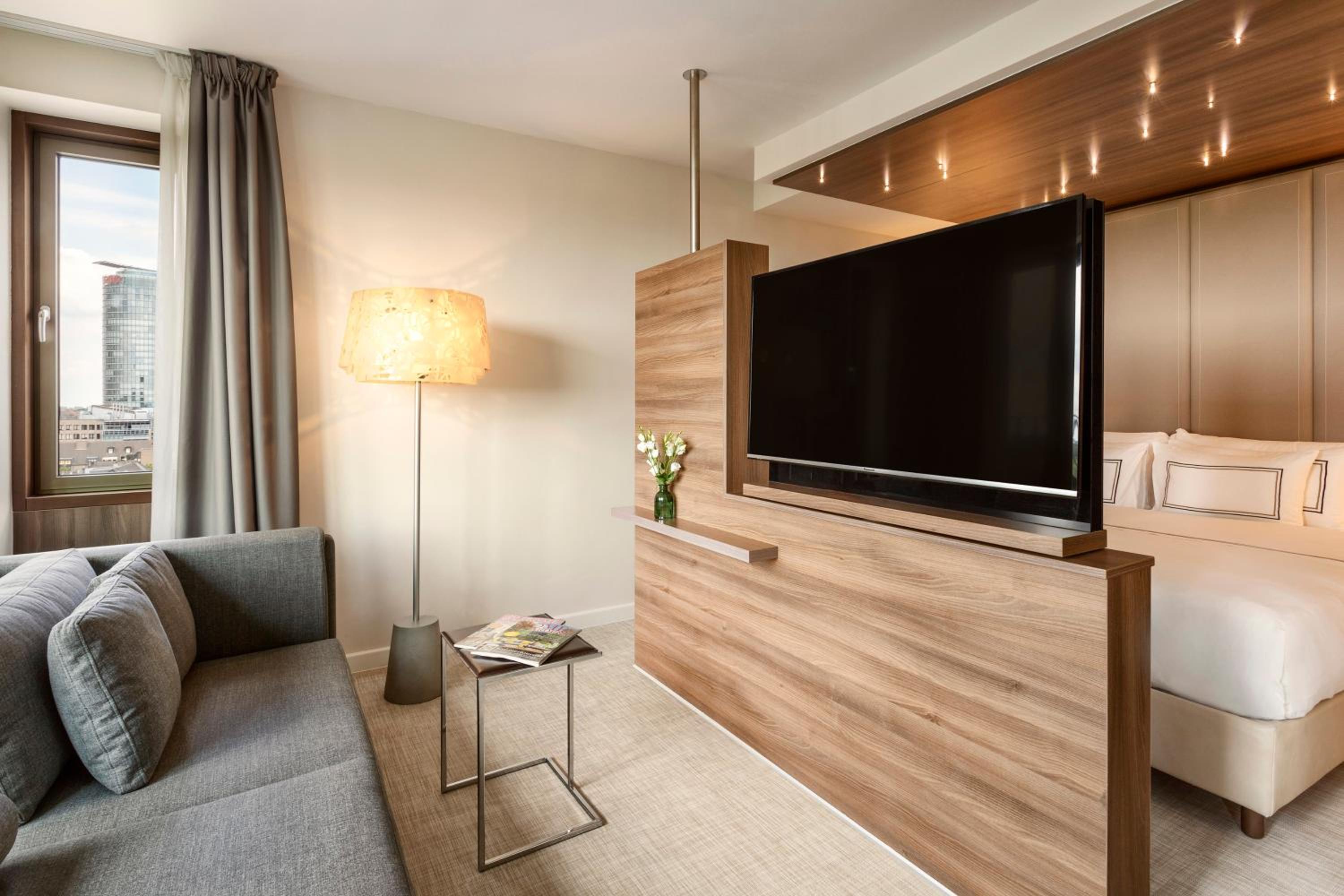The Level Executive Suite - Photo 17