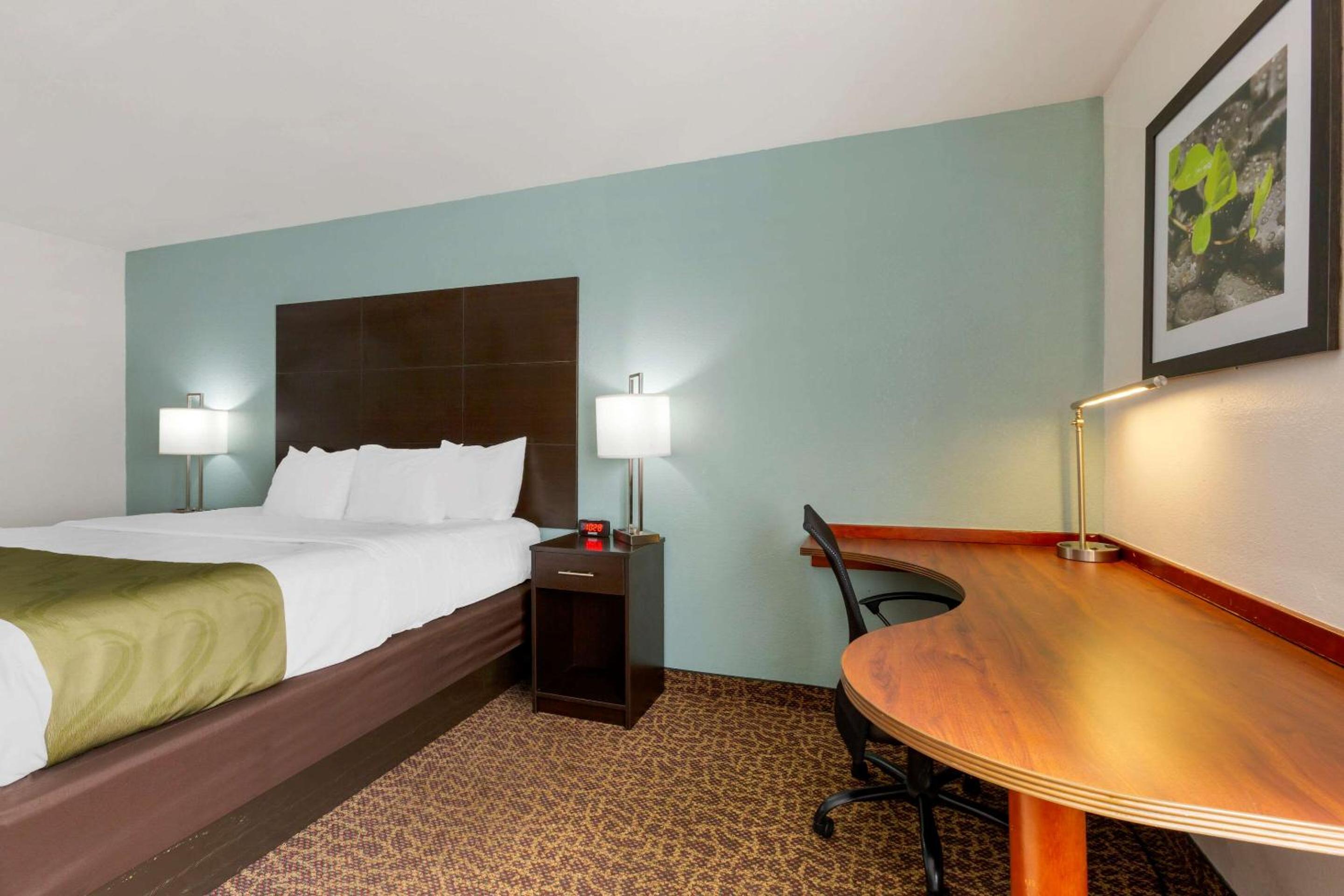 Standard King Room - Non-Smoking  photo 1