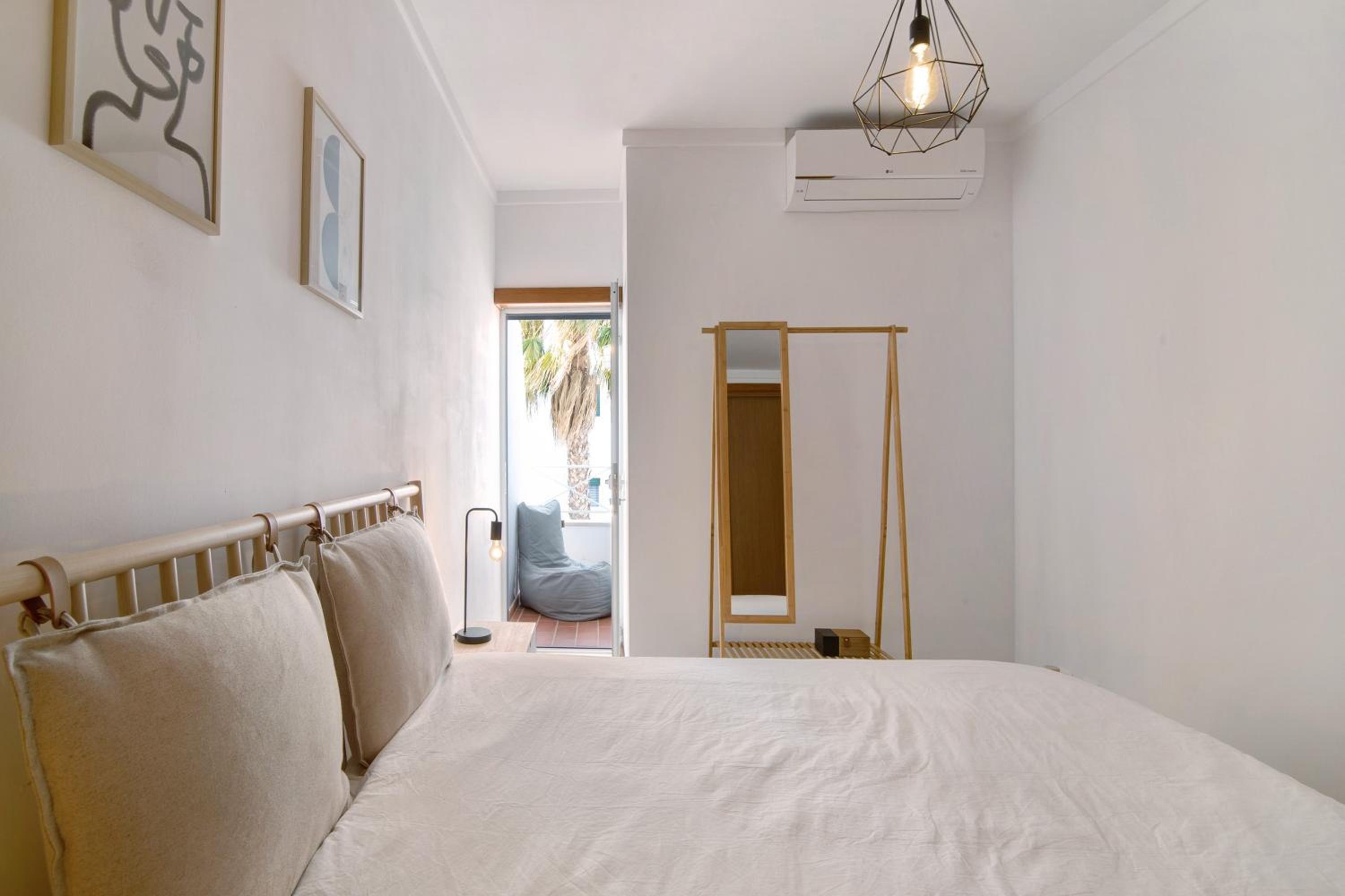 Superior One-Bedroom Apartment with Balcony - Photo 9