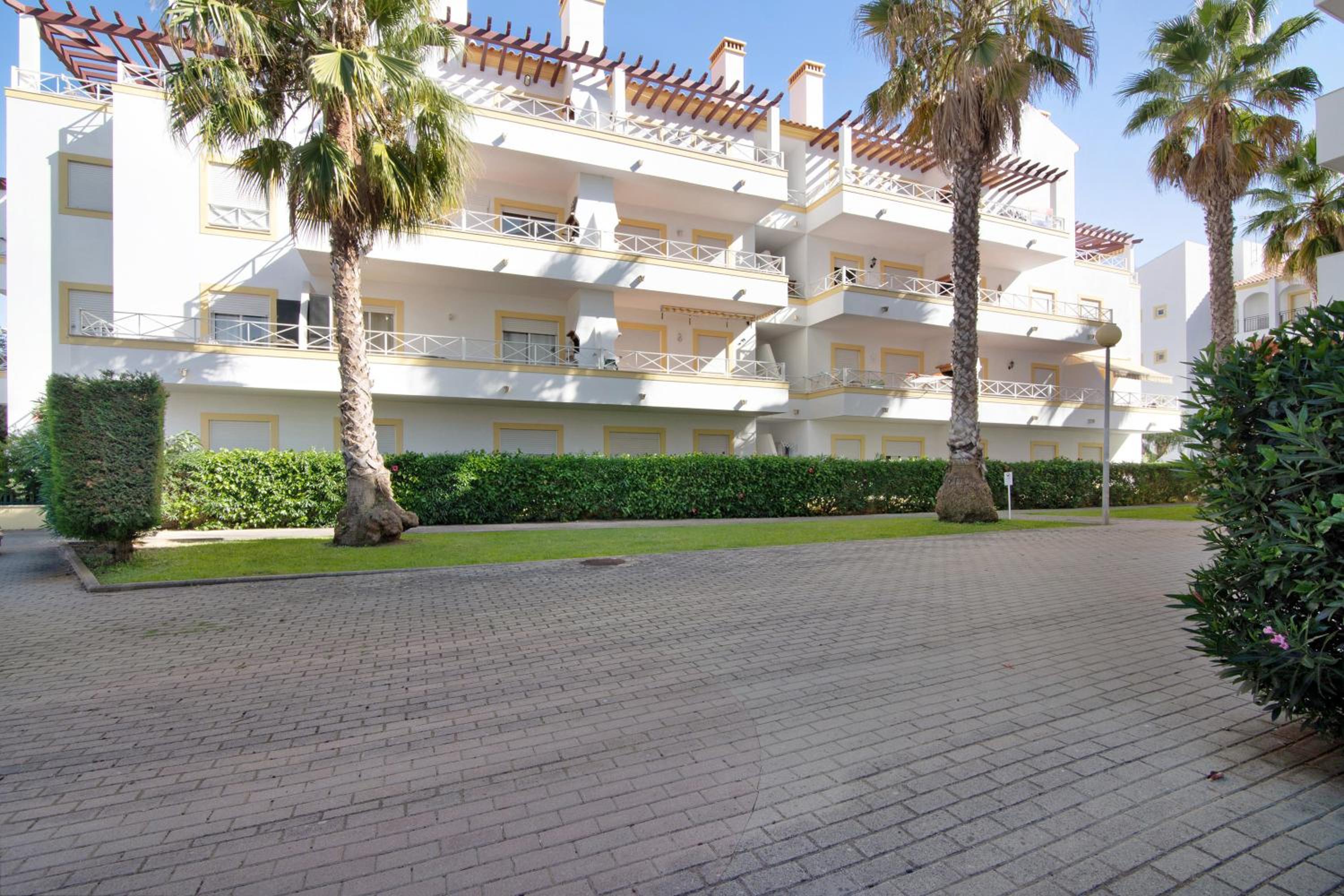 Superior One-Bedroom Apartment with Balcony - Photo 4