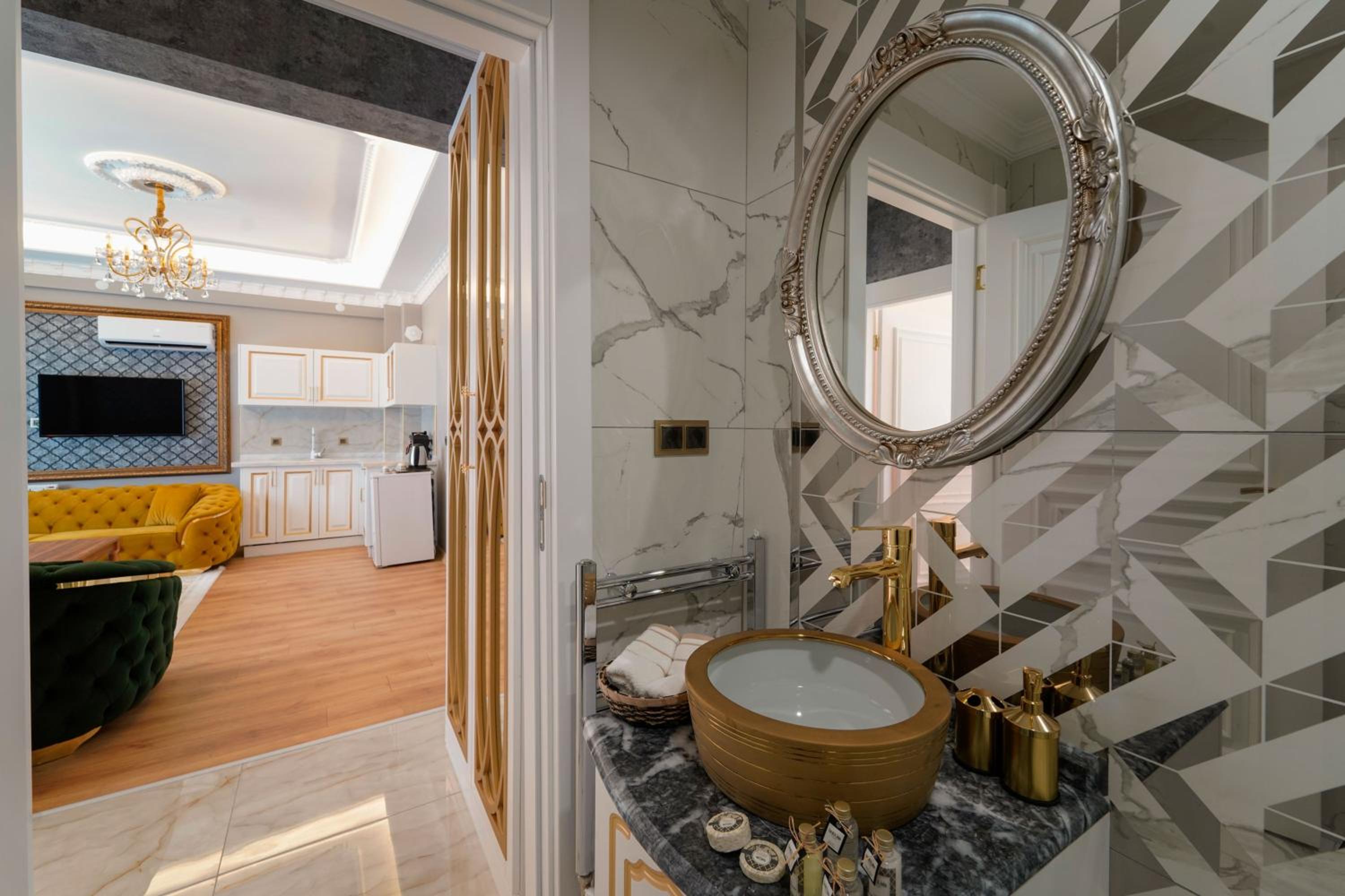 King Suite - Photo 8