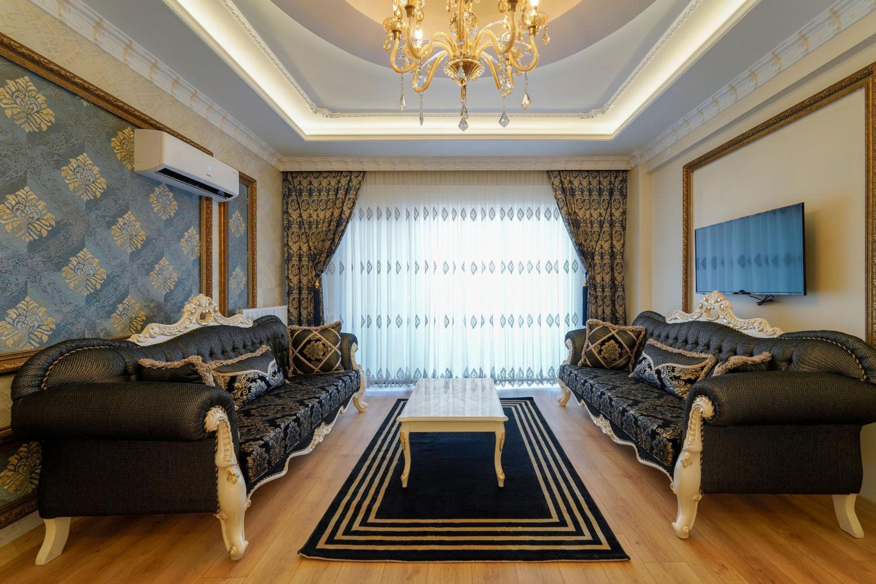 Queen Suite - Photo 8