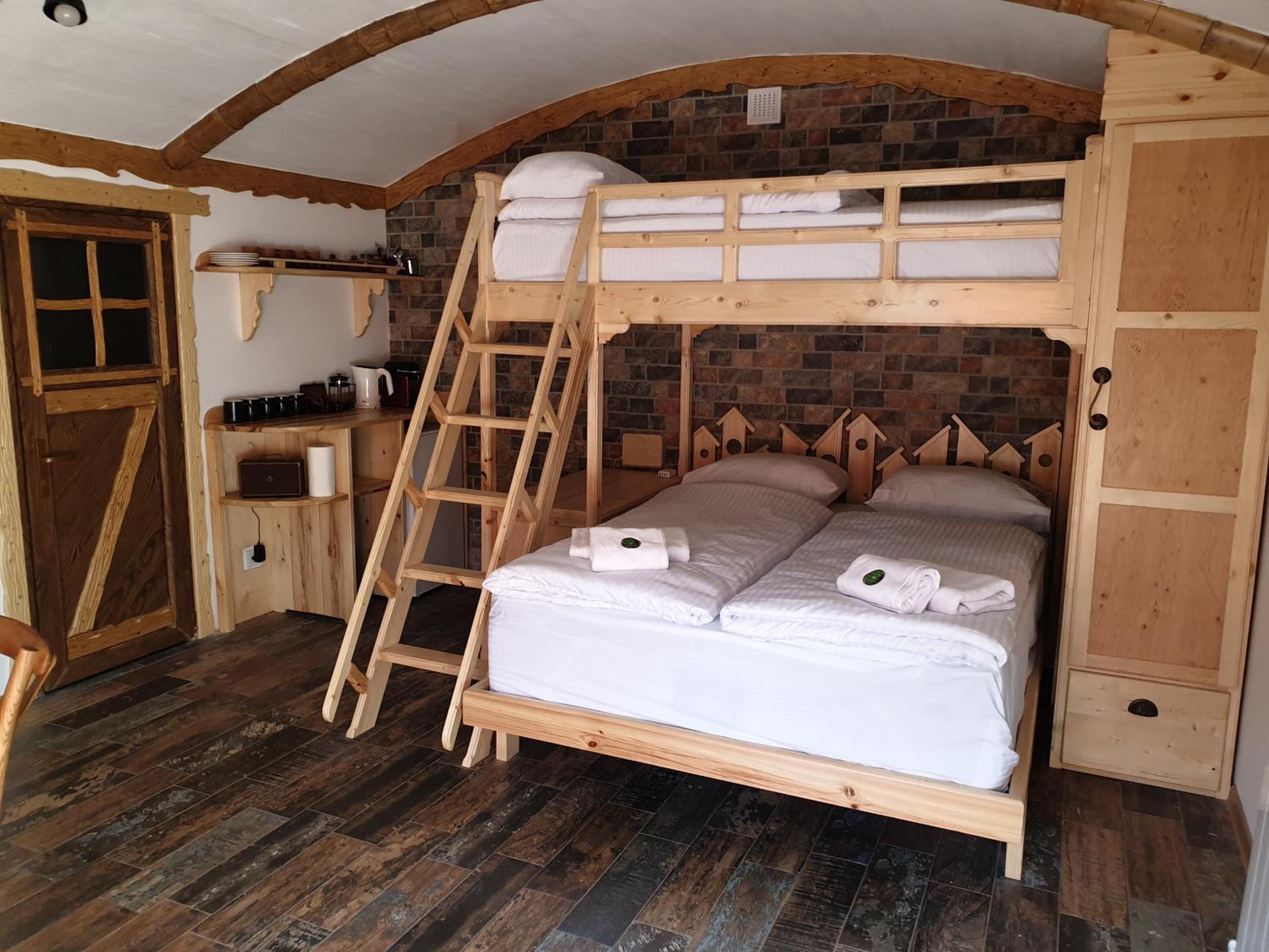 Deluxe Family Suite