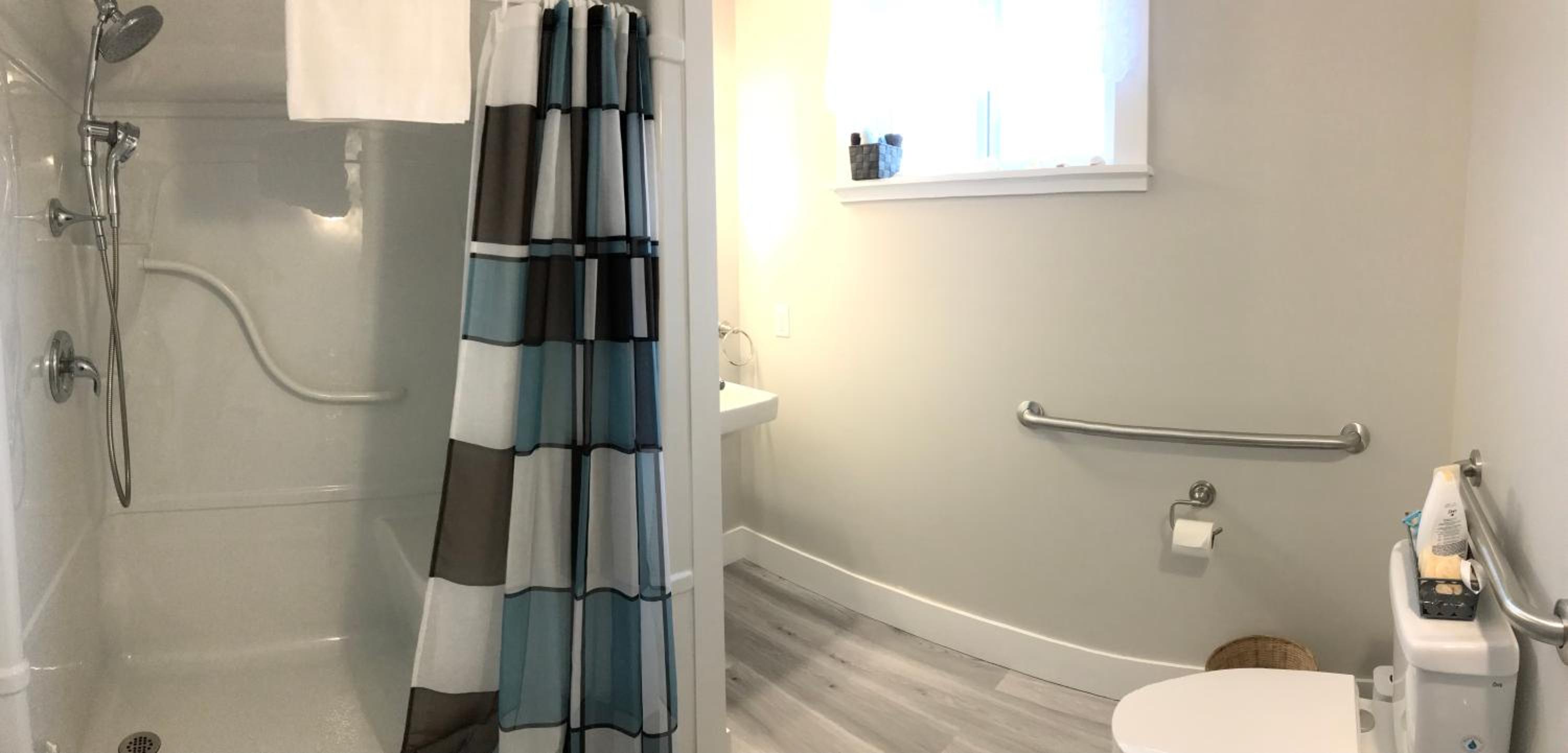 King Room - Disability Access photo 3