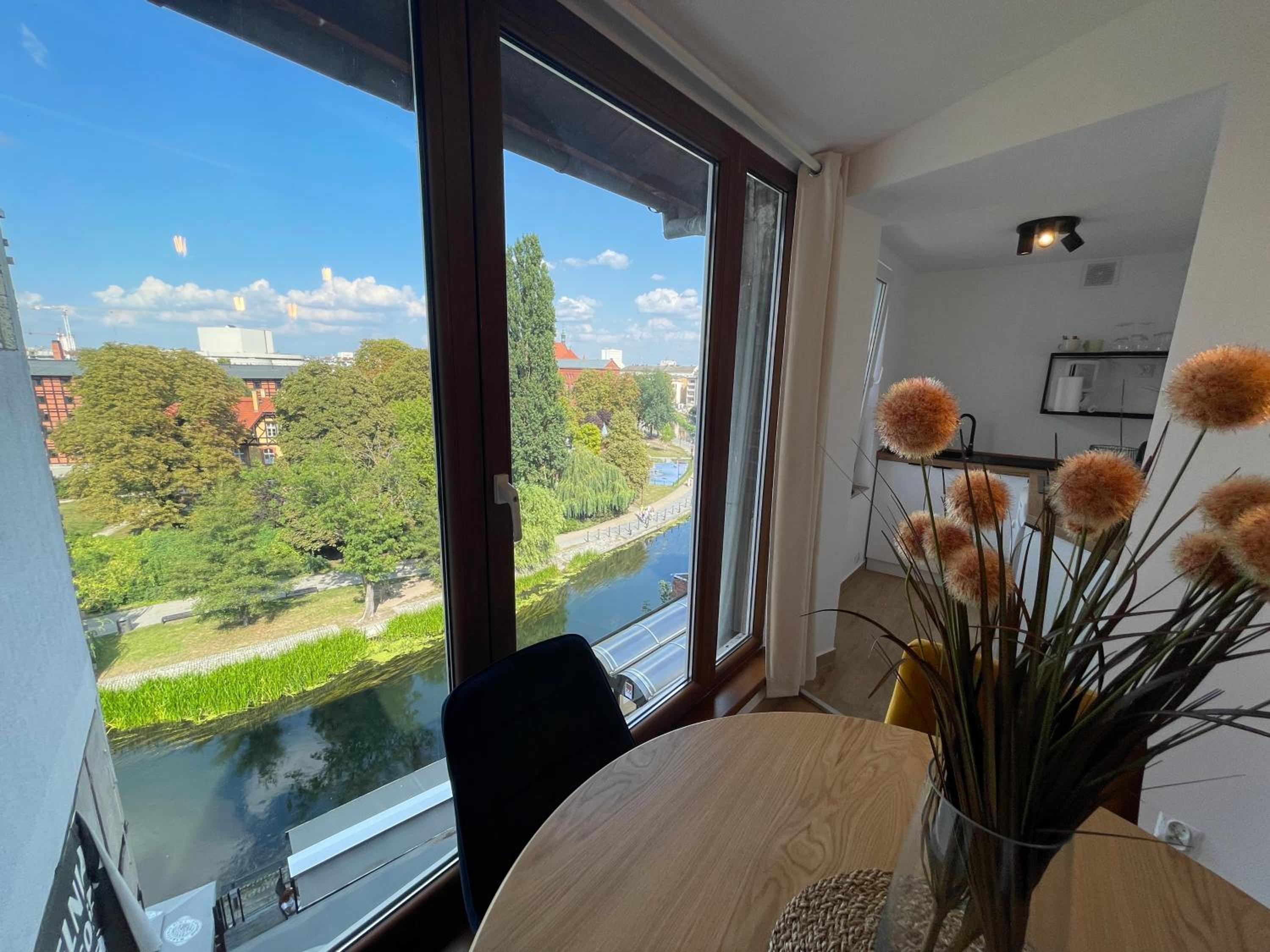 Deluxe Triple Studio with Panoramic River View - Photo 10