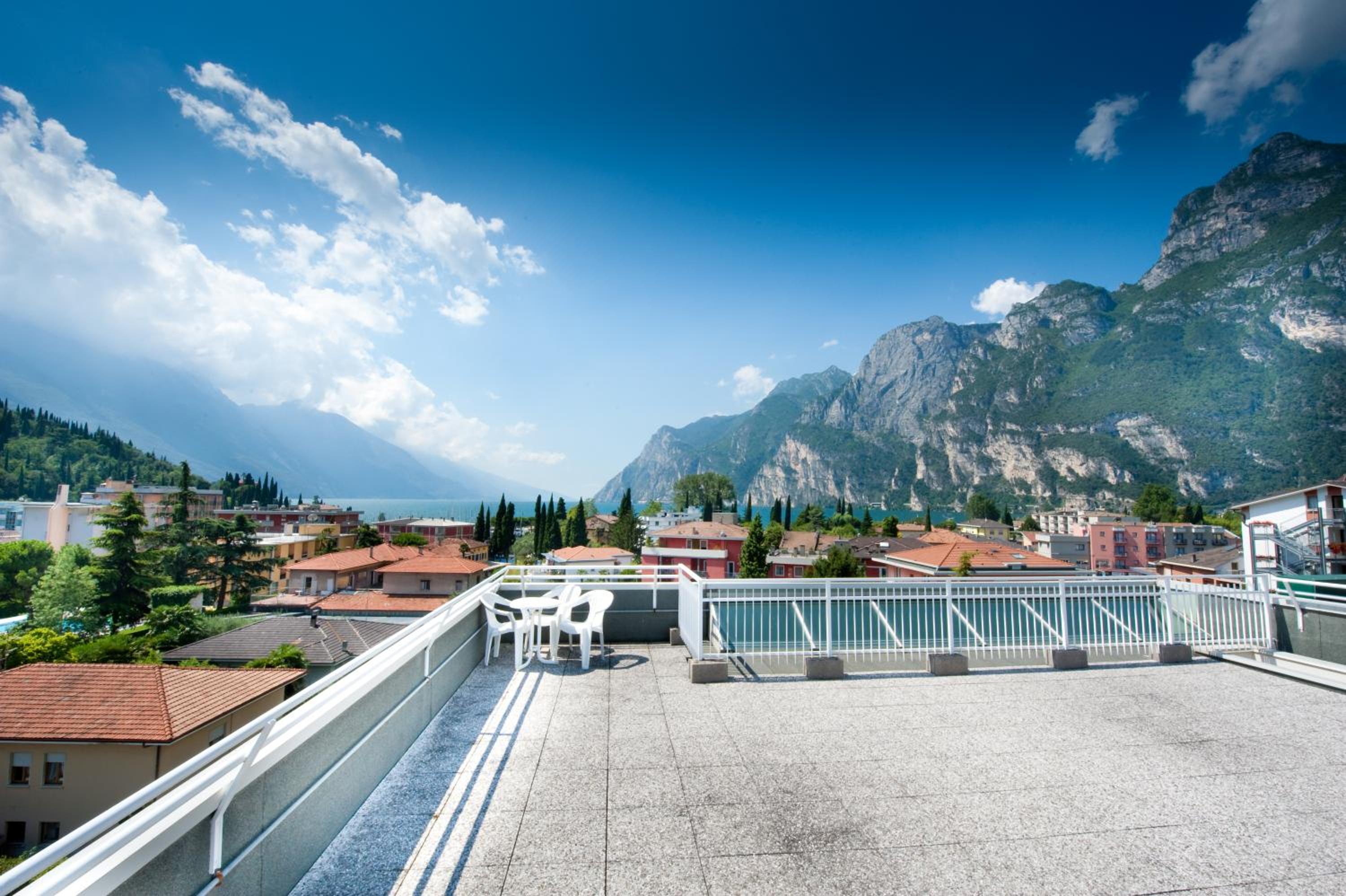 Three-Bedroom Apartment with Lake View