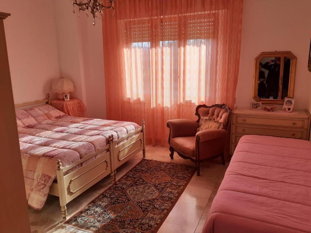 Large Double or Twin Room photo 1