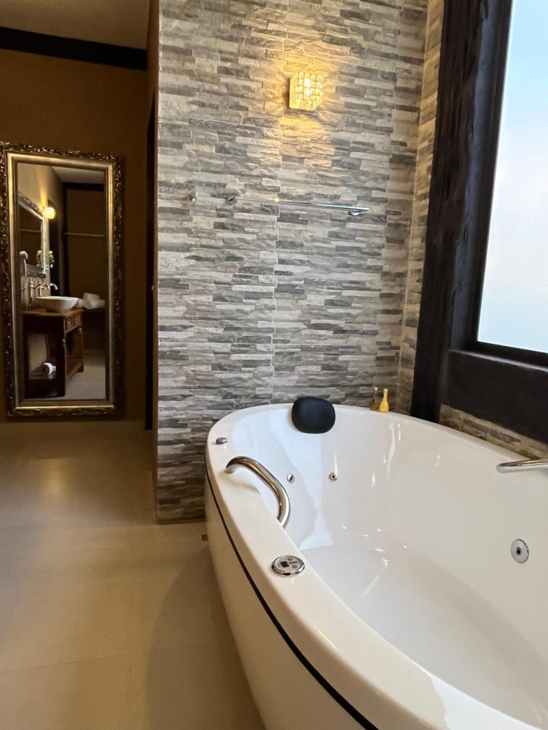 Double or Twin Room with Garden View - Photo 2