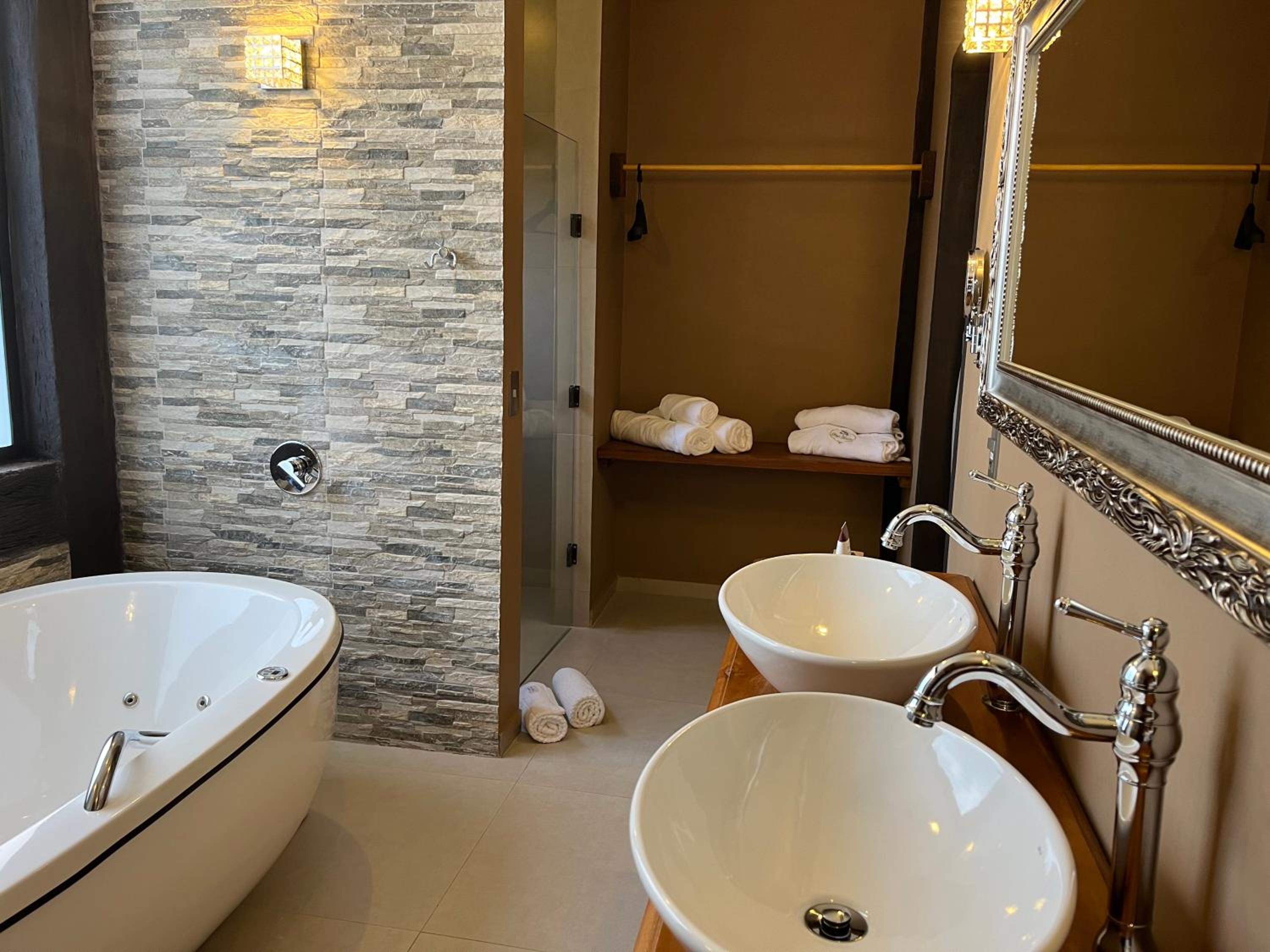 Double or Twin Room with Garden View - Photo 14