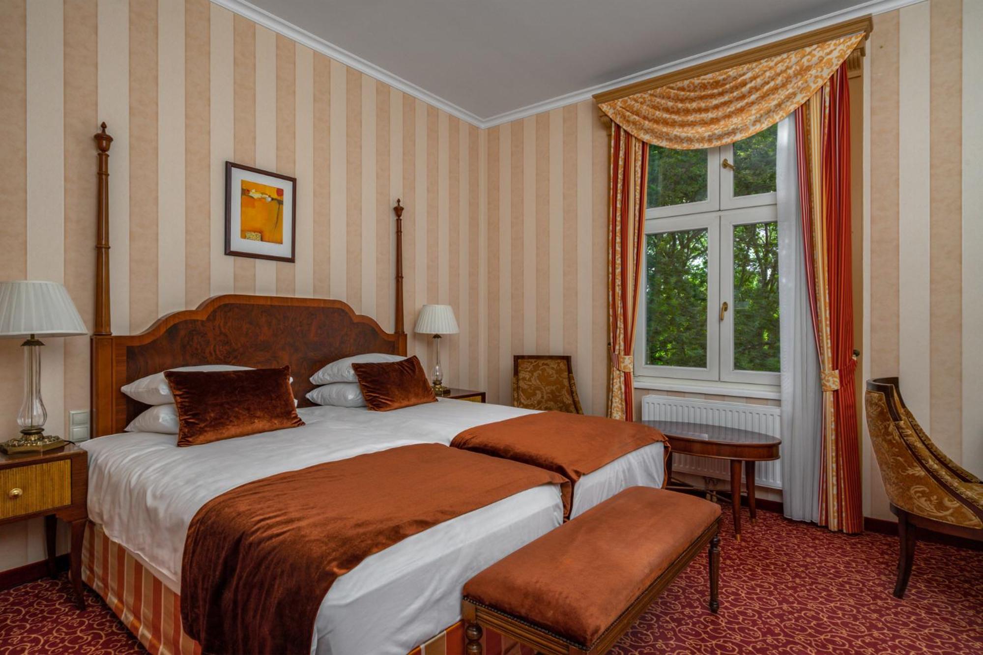Deluxe Twin Room with Wellness and Fitness Access - Photo 1