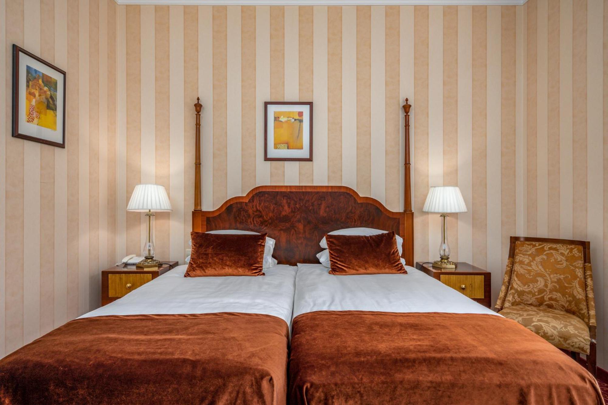 Deluxe Twin Room with Wellness and Fitness Access - Photo 4