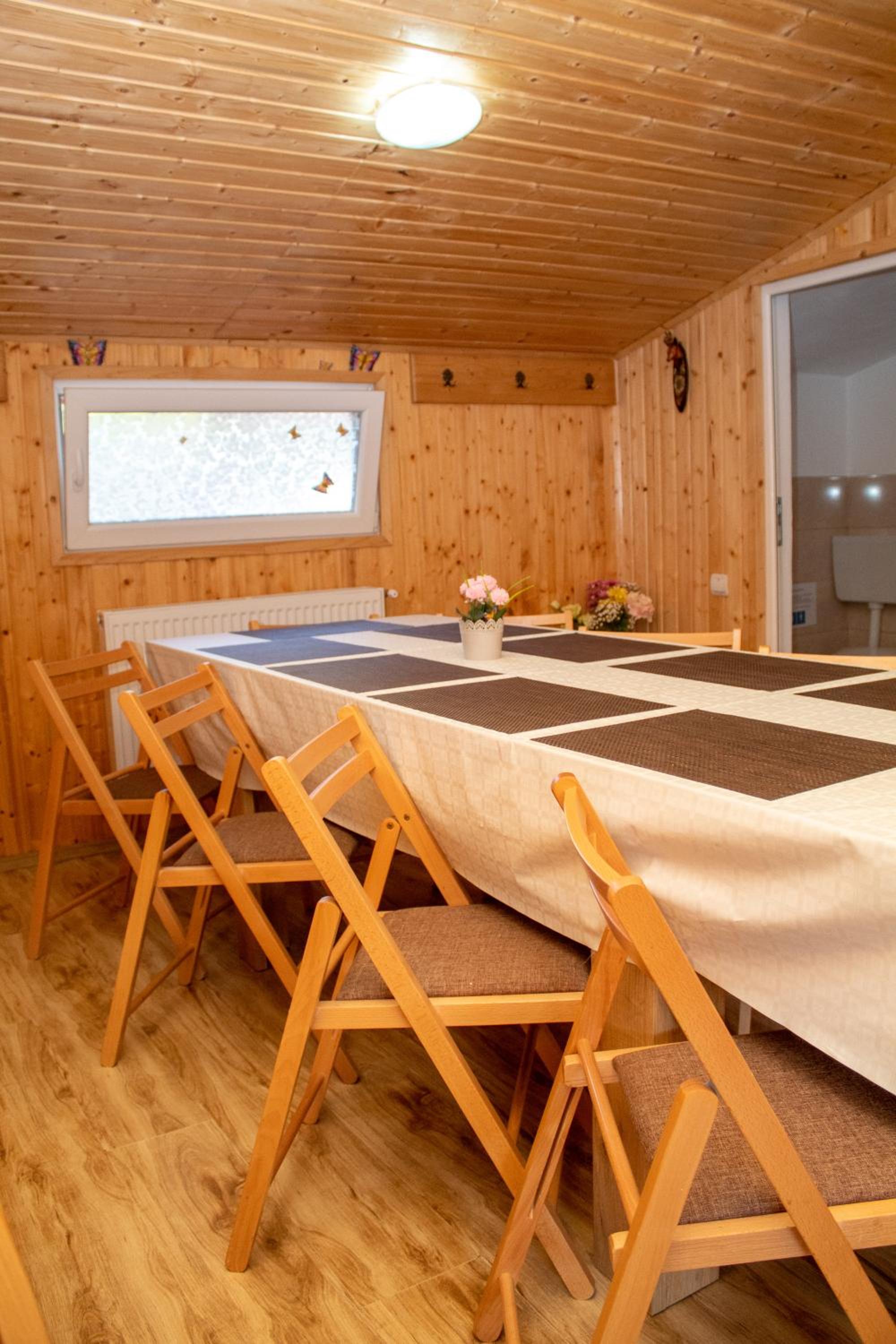 Triple Room with Private Bathroom photo 2