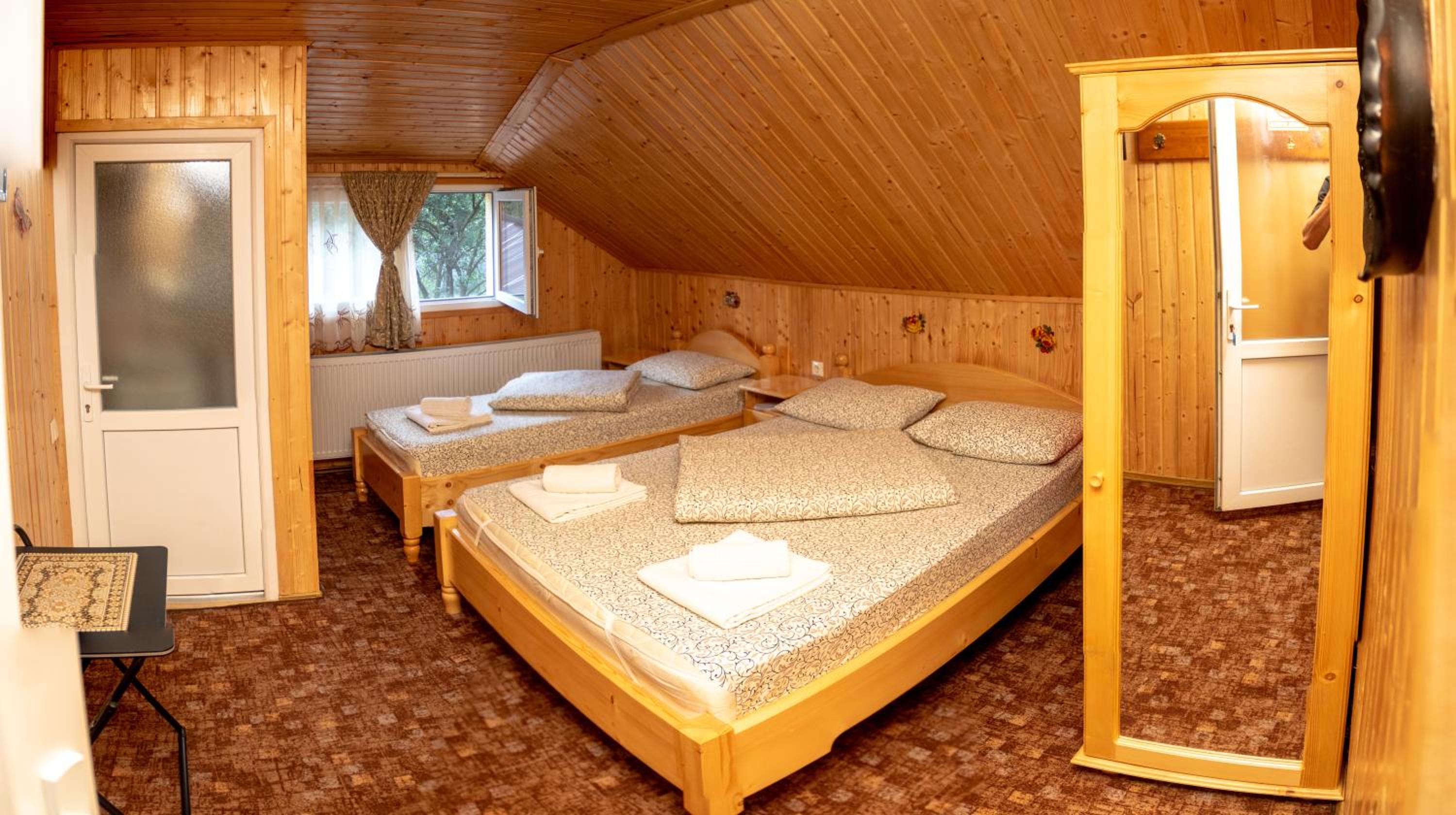 Triple Room with Private Bathroom photo 3