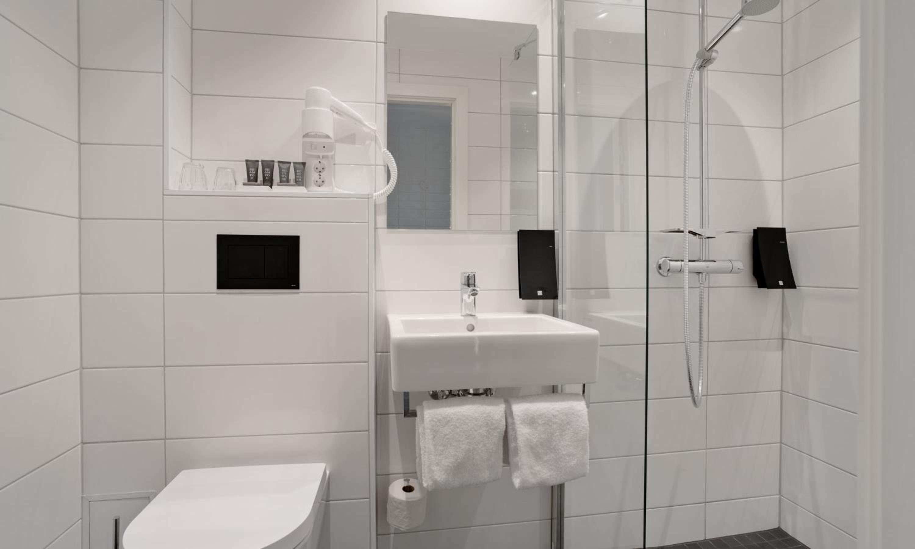 Single Room photo 2
