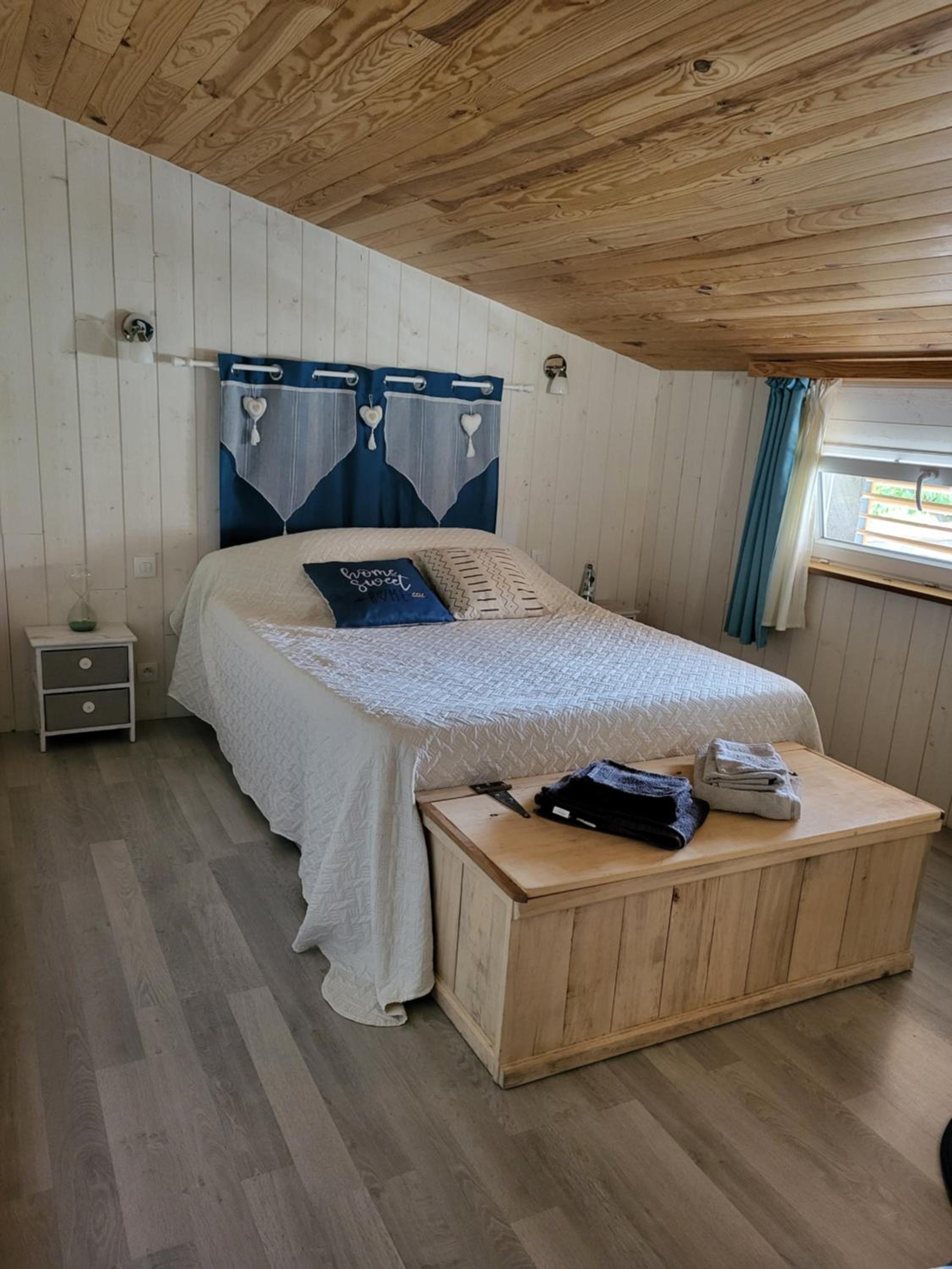 Double Room with Private External Bathroom