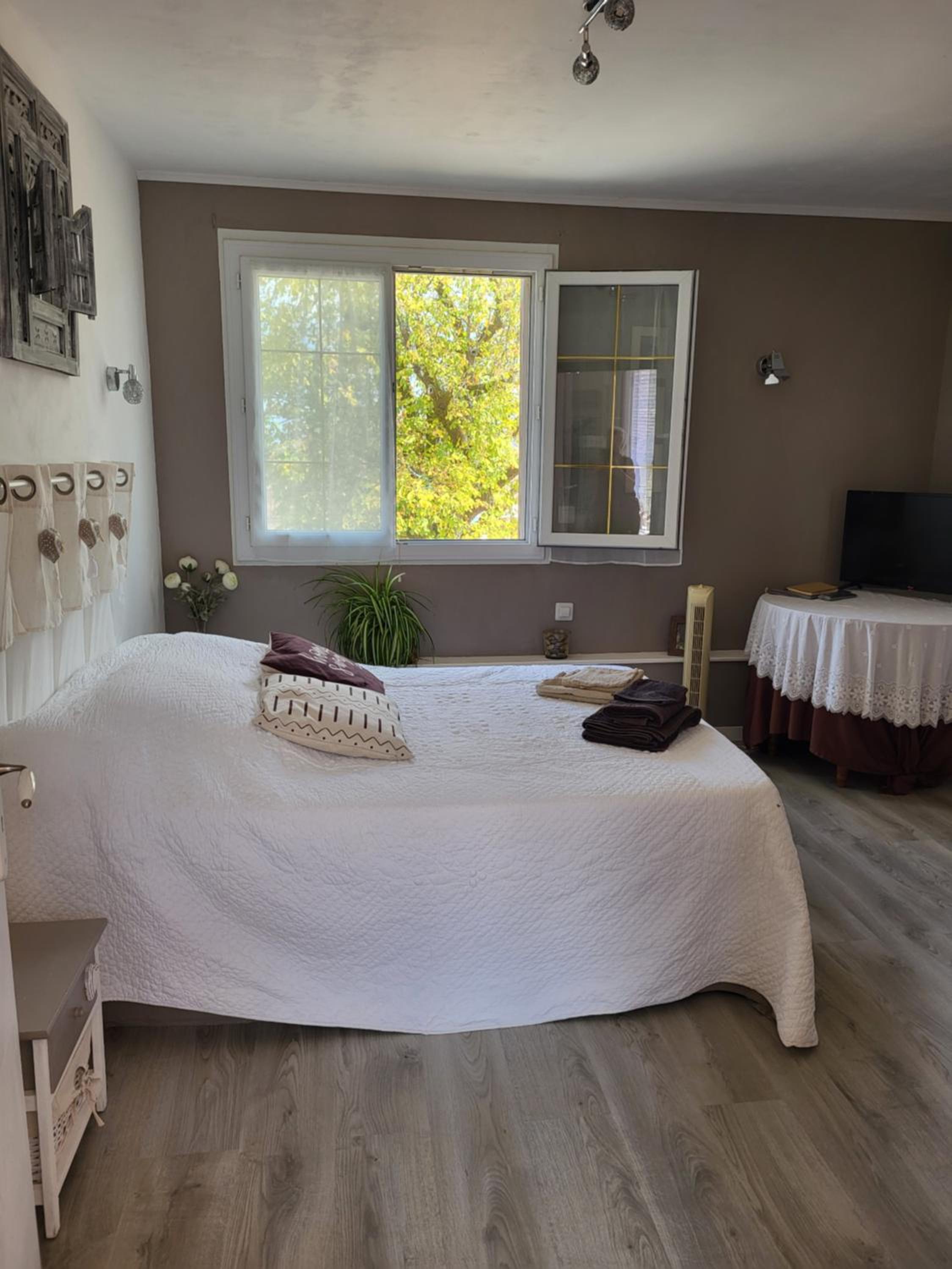 Double Room with Private External Bathroom - Photo 2