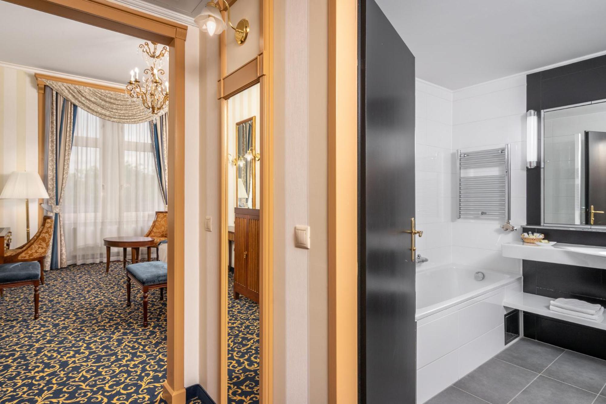 Deluxe Plus Twin Room with Wellness and Fitness Access - Photo 5
