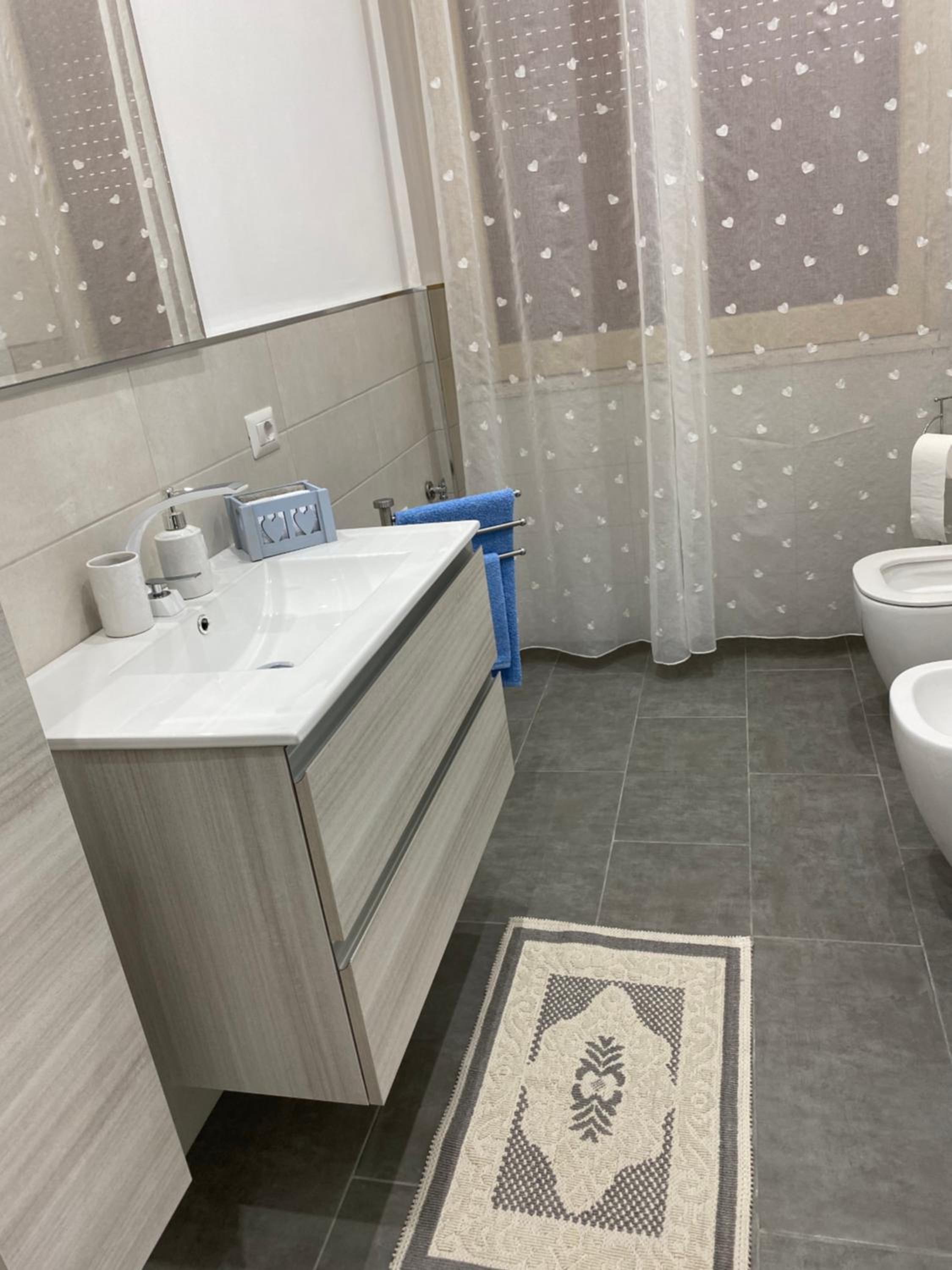 Double or Twin Room - Photo 4