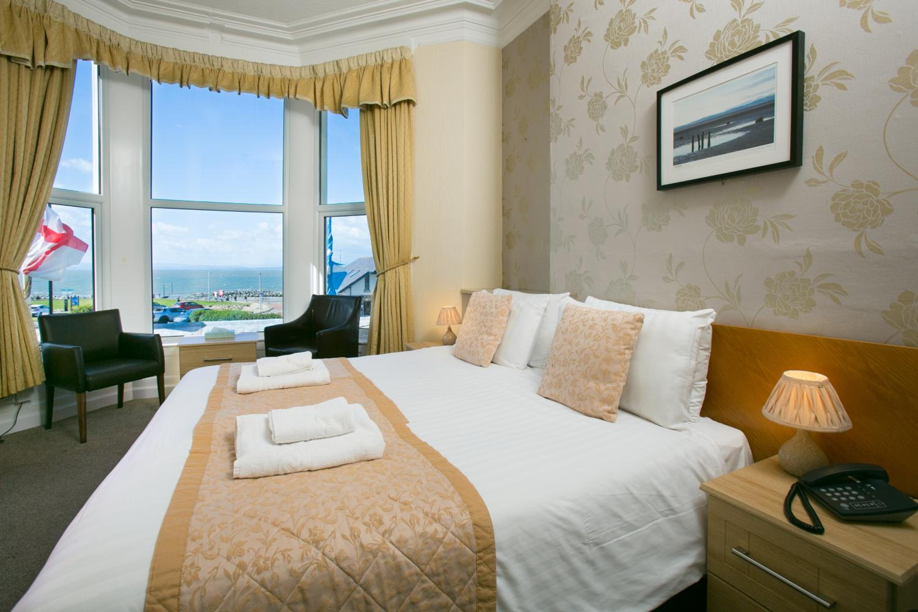 Deluxe Double or Twin Room with Sea View photo 1
