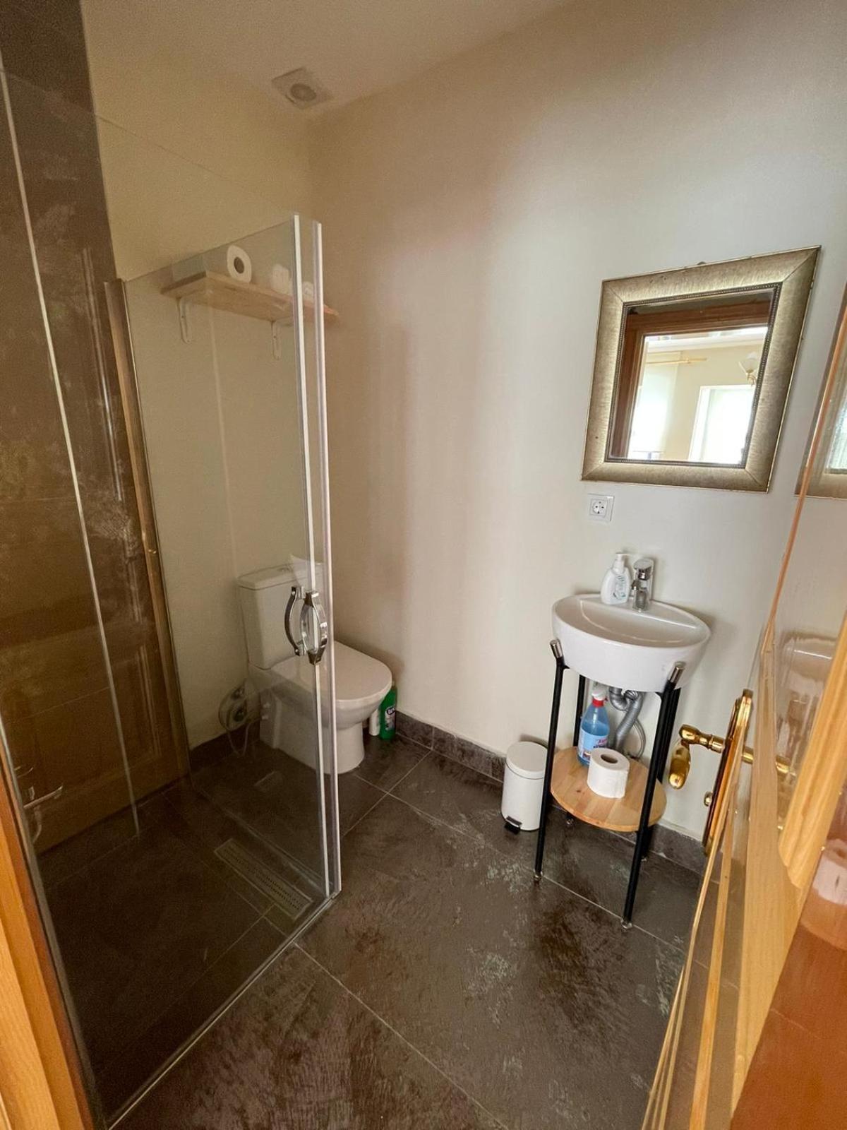 Double Room with Private Bathroom photo 2