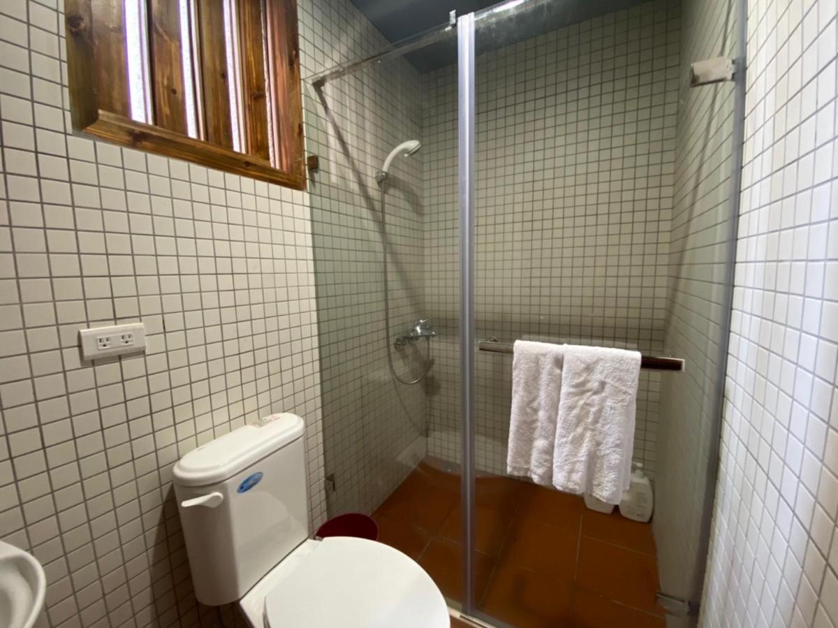 Queen Room photo 2