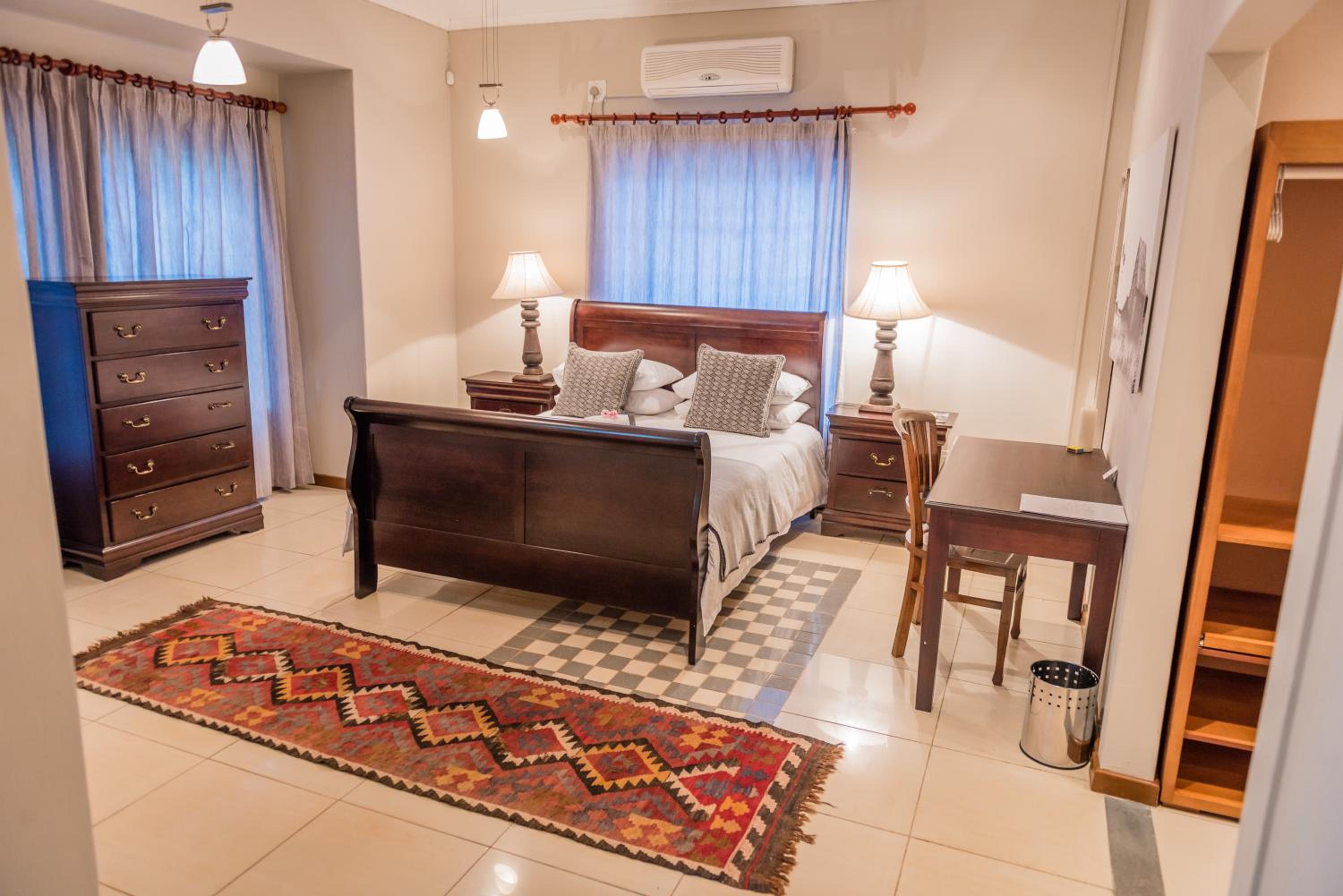 Deluxe Double Room with Extra Bed - Photo 3