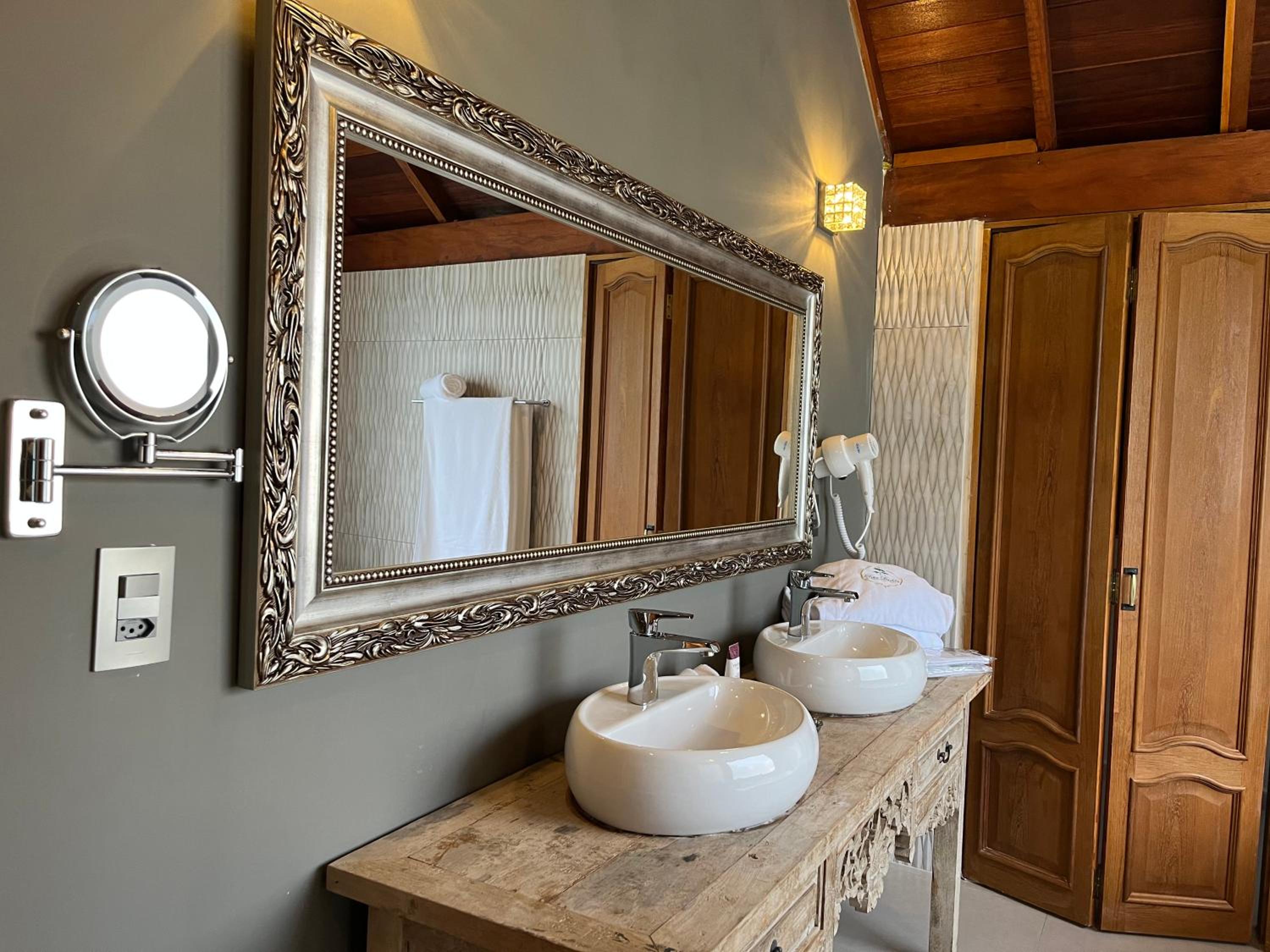 King Room with Spa Bath - Photo 4