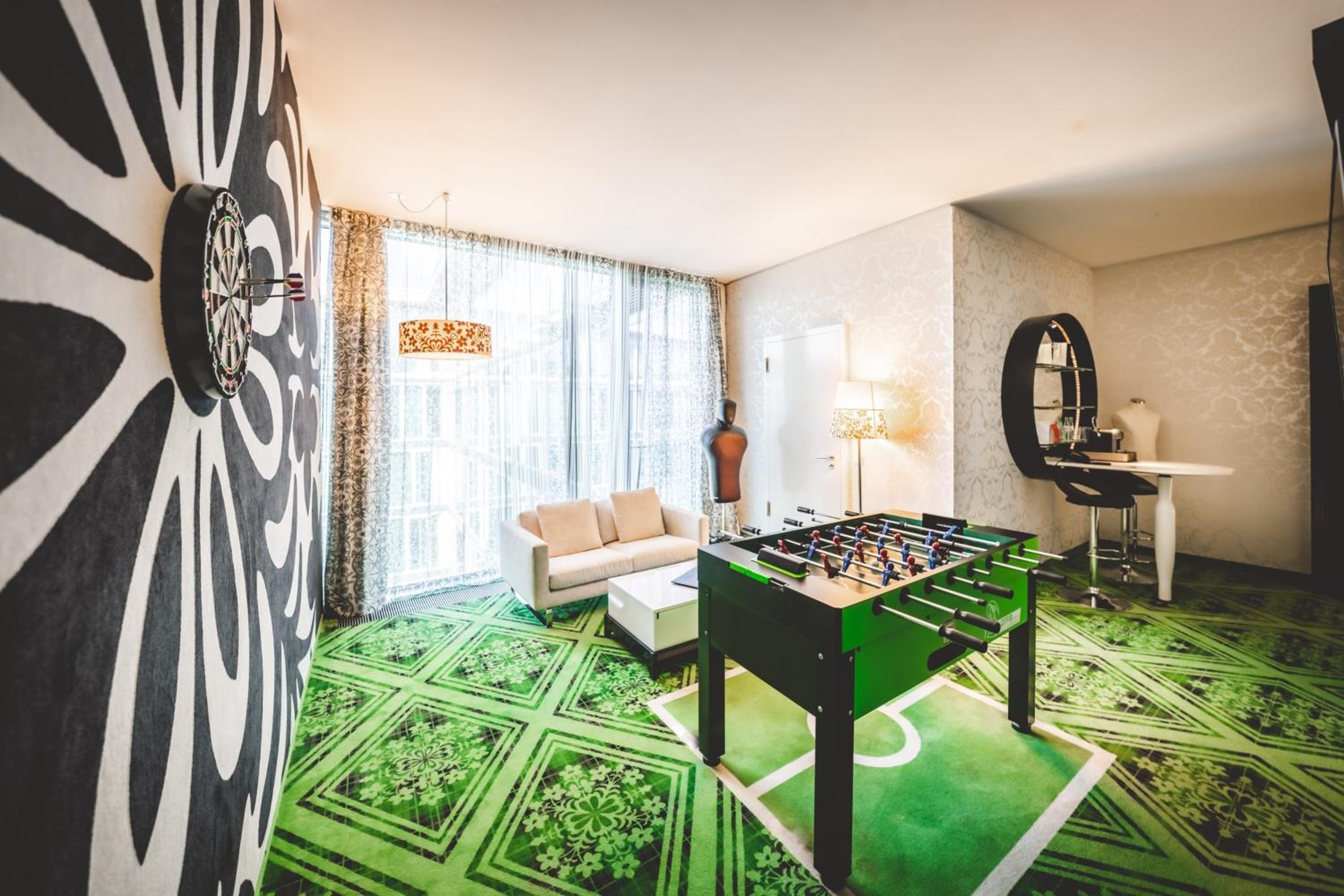 Fair Play Suite - Photo 2