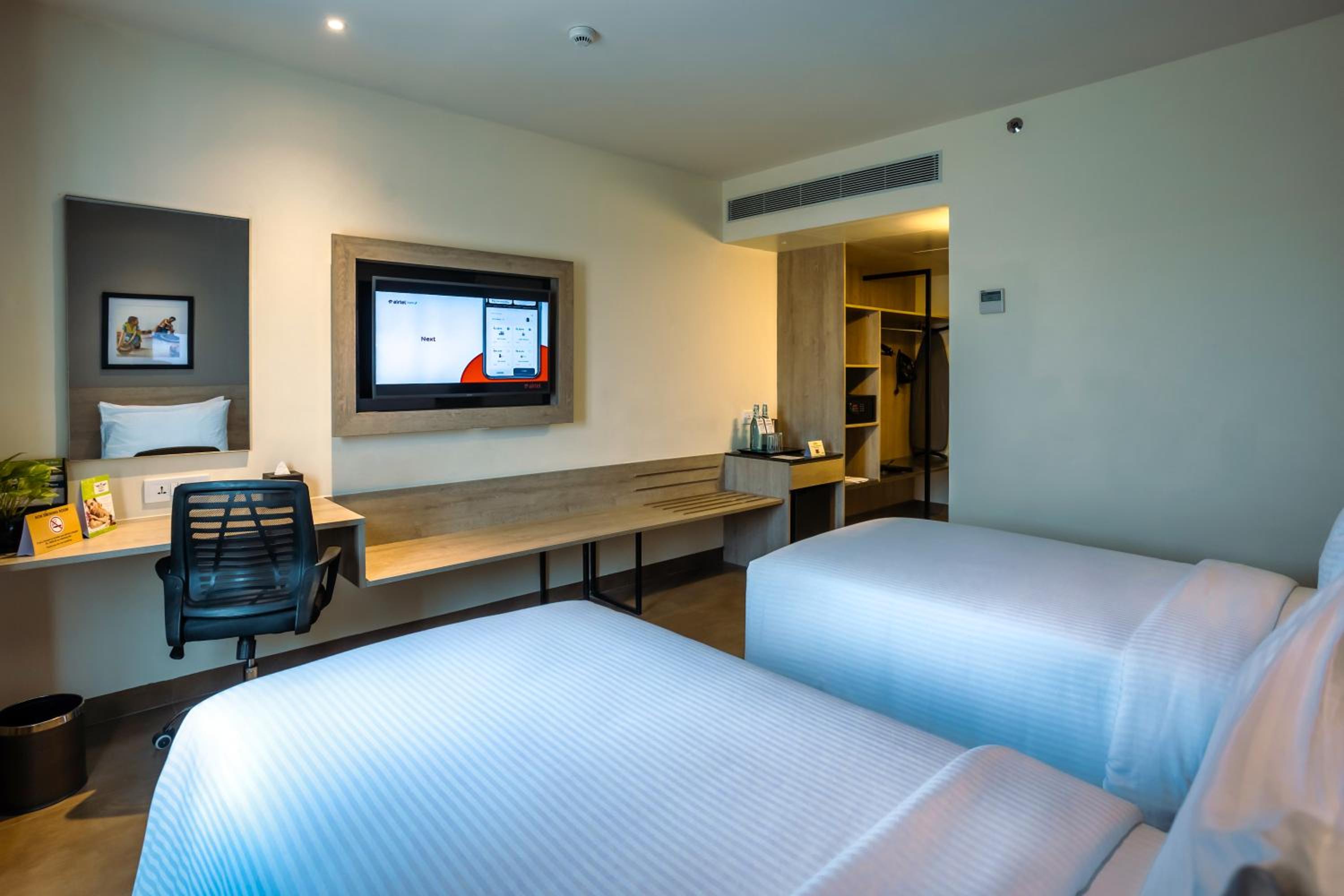 Standard Twin Room - Photo 1
