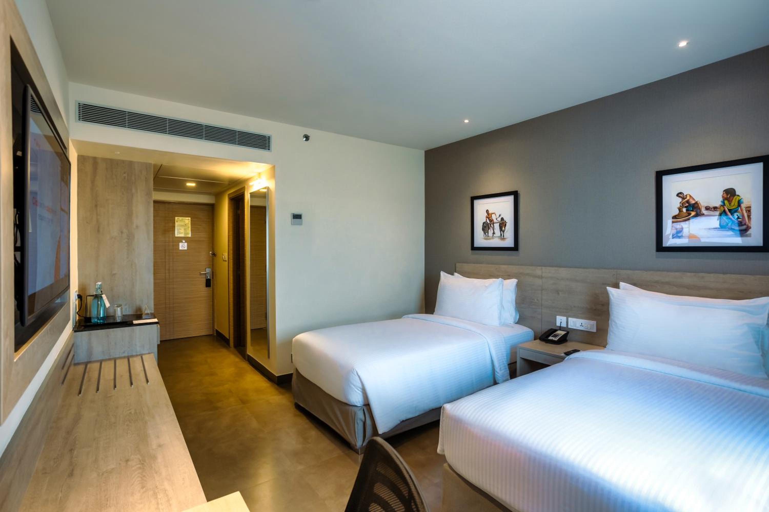 Standard Twin Room - Photo 2