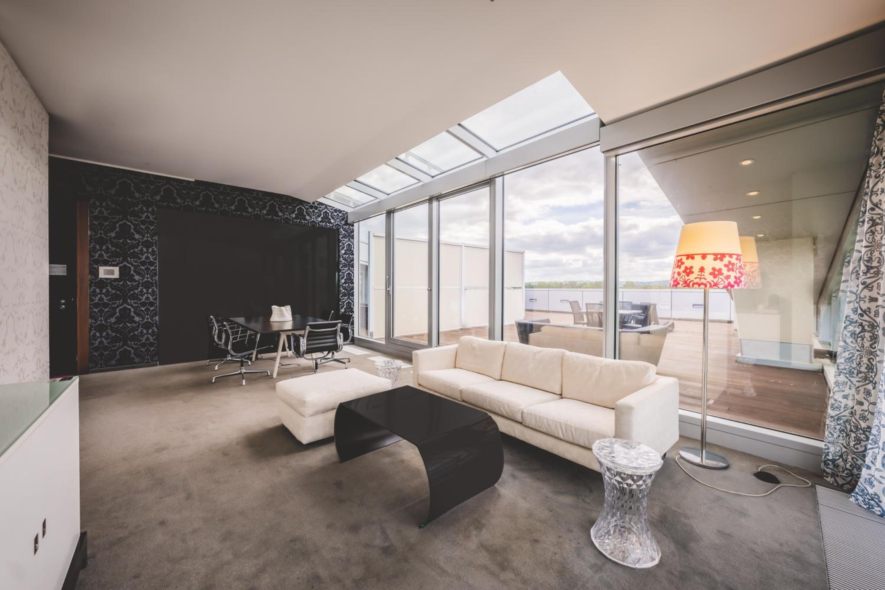 Hero Suite with Rooftop Terrace - Photo 3