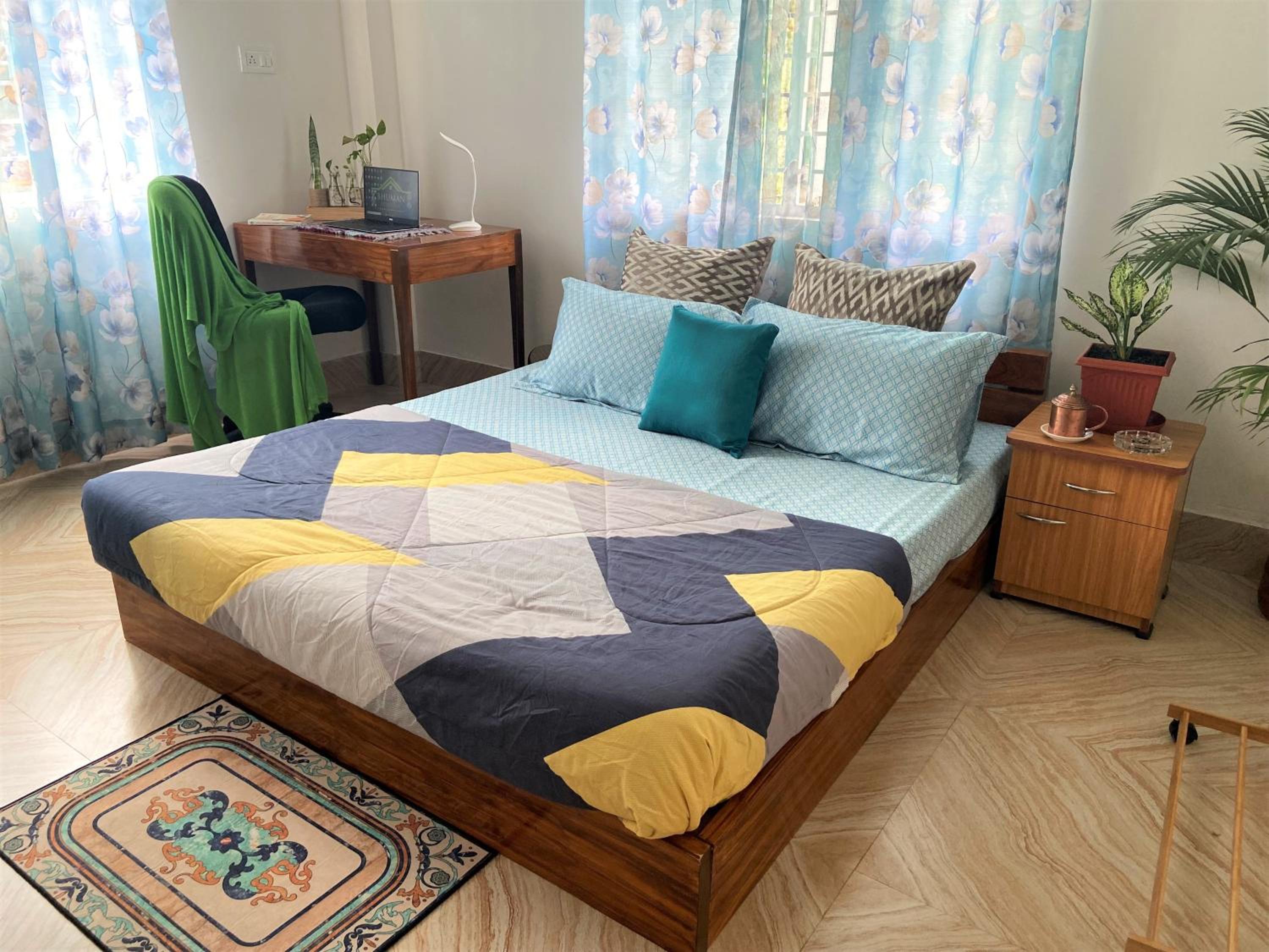 One-Bedroom Apartment photo 1