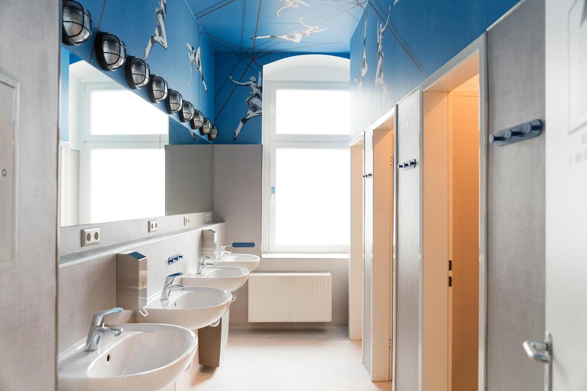 Double Room with Shared Bathroom photo 2