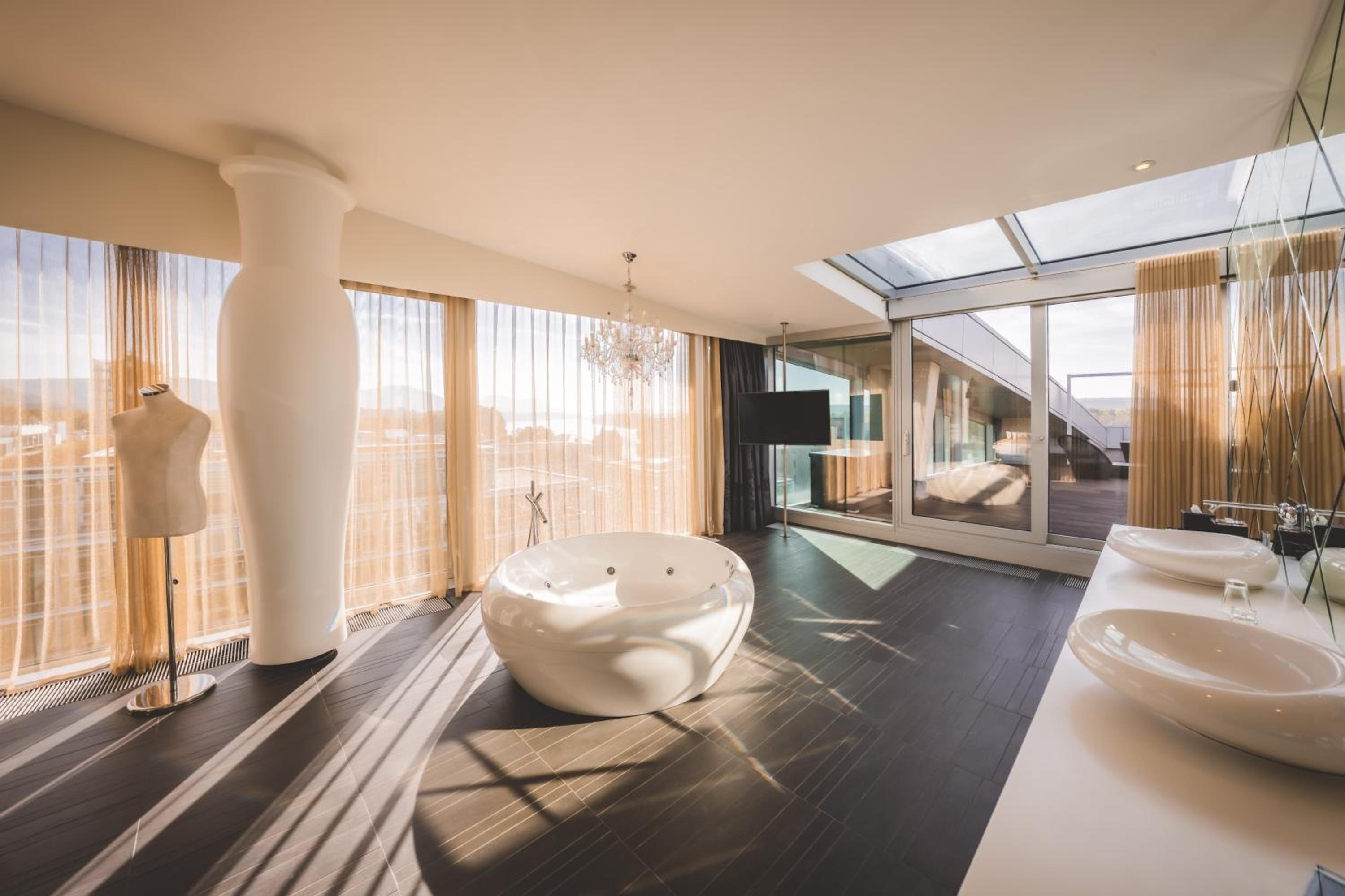 King Suite with Rooftop Terrace - Photo 2