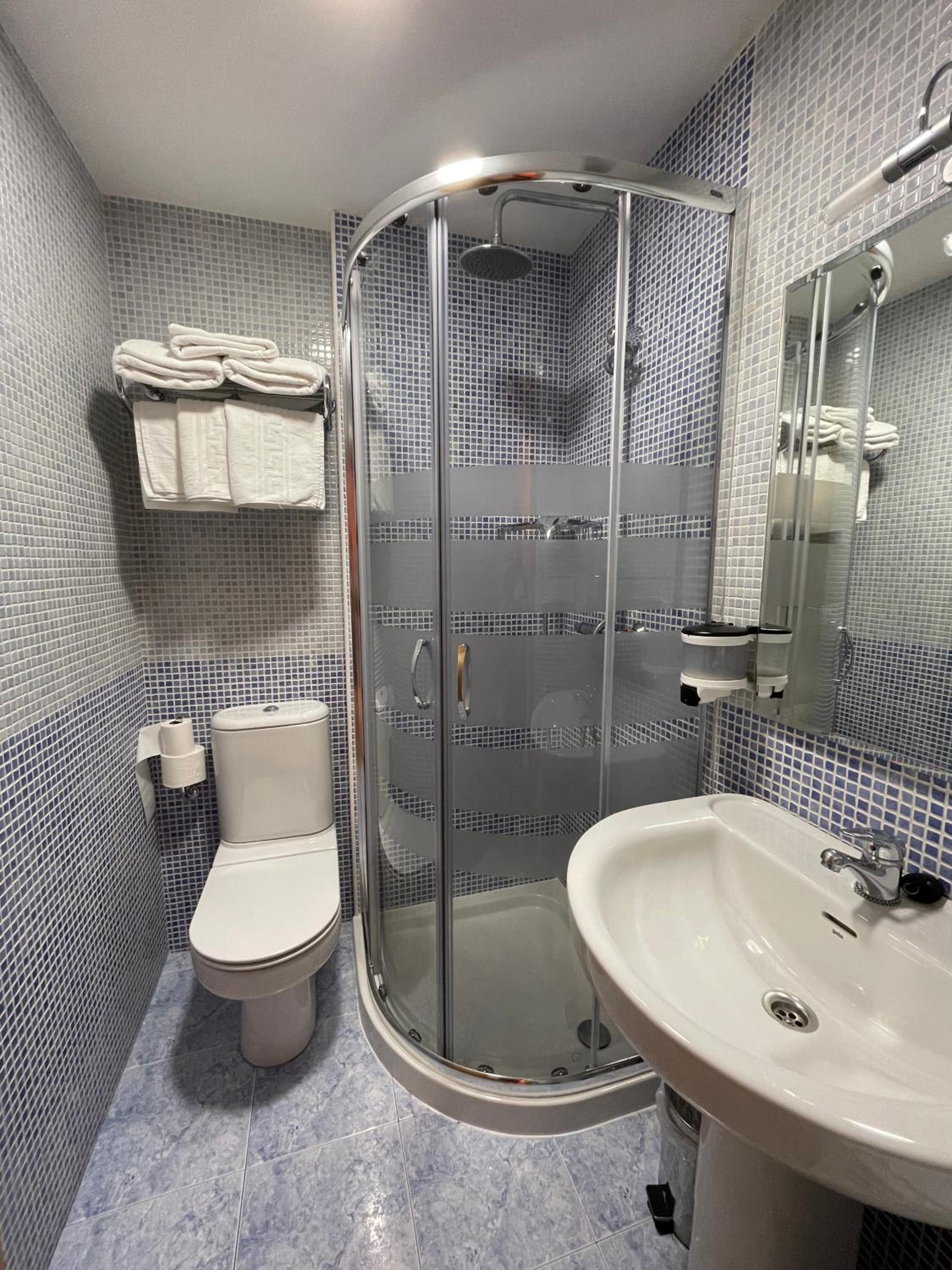 Triple Room - Photo 6