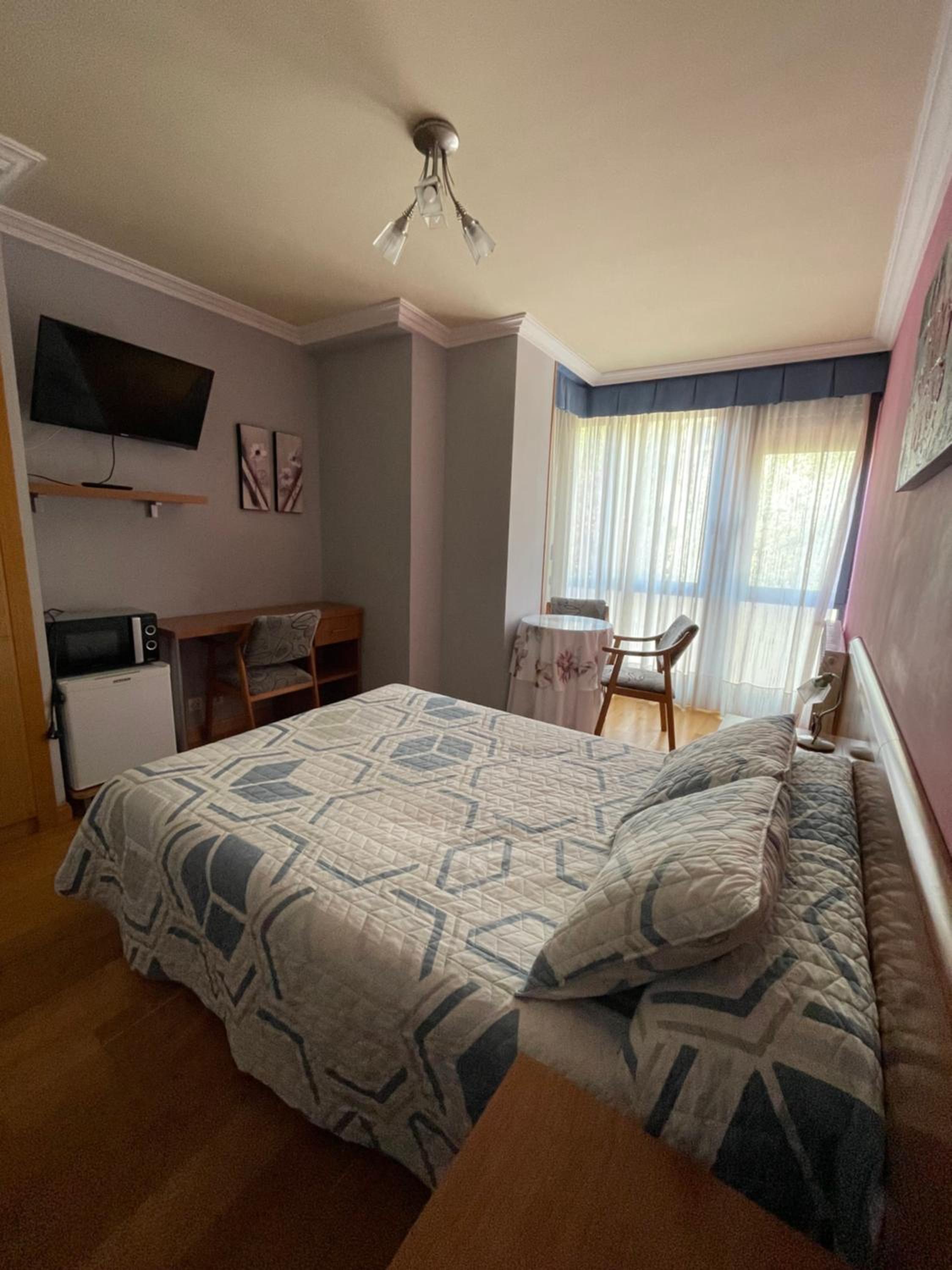 Double Room - Photo 5