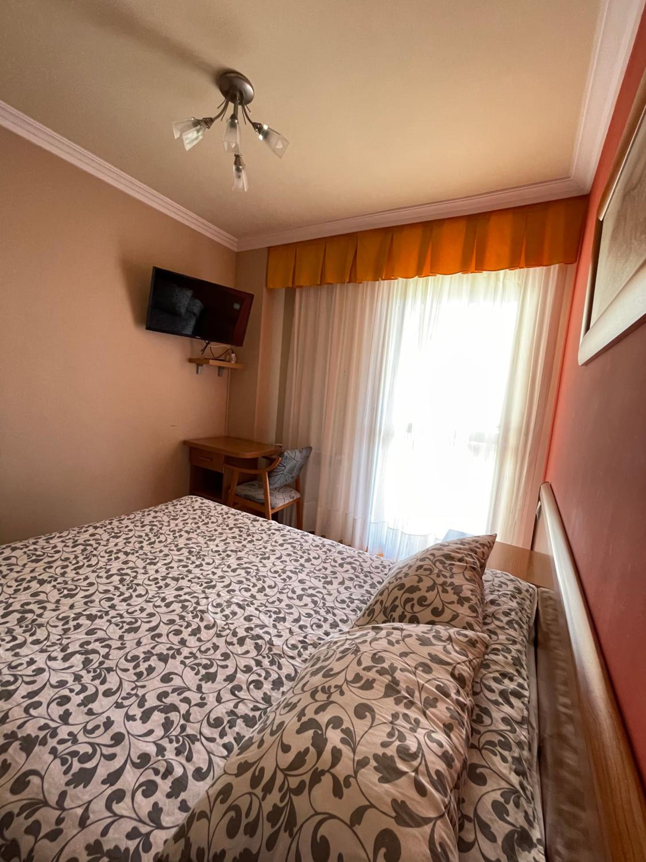 Double Room - Photo 6