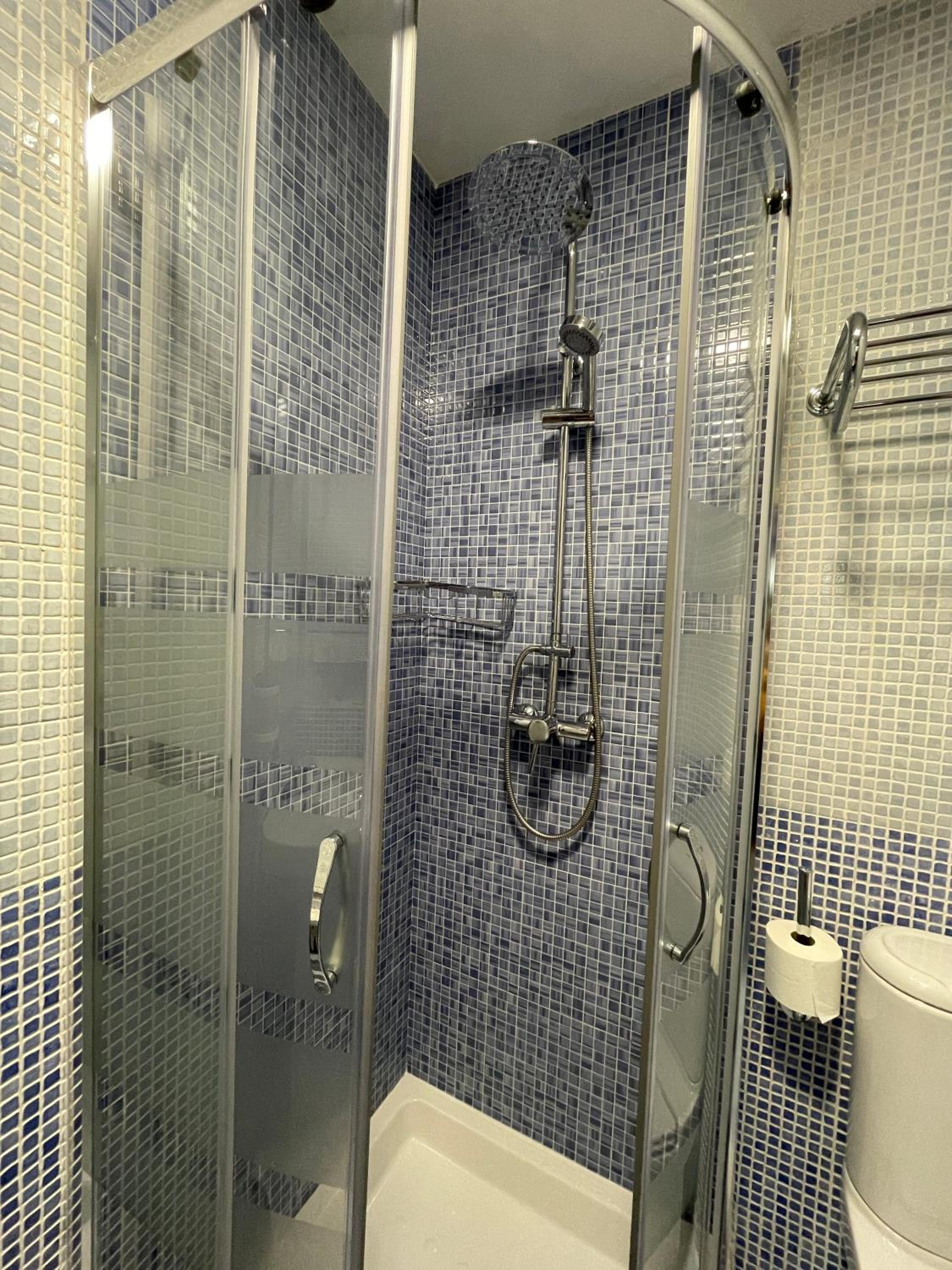Double Room - Photo 9