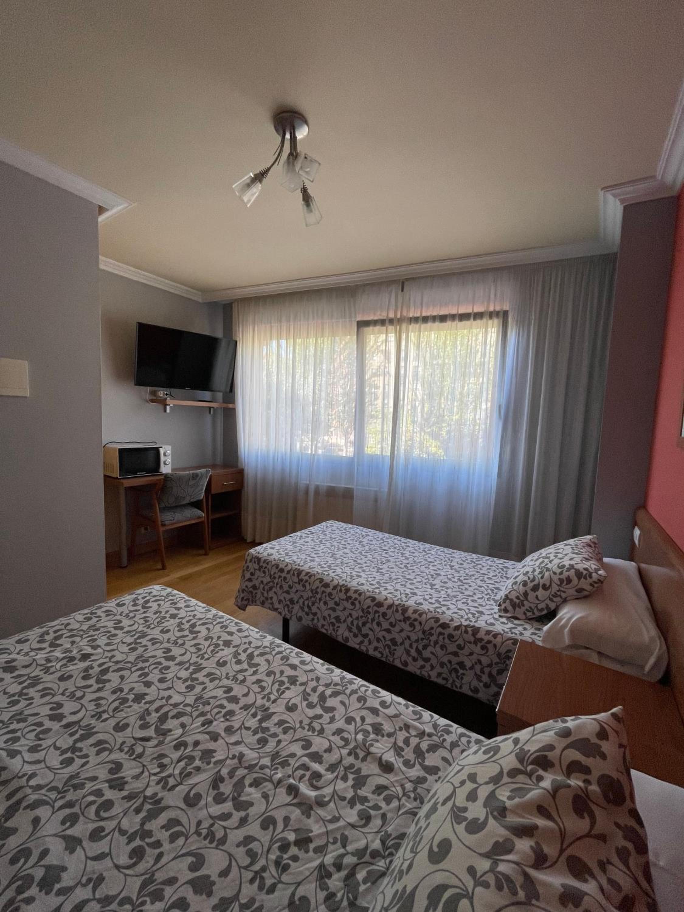 Twin Room - Photo 4