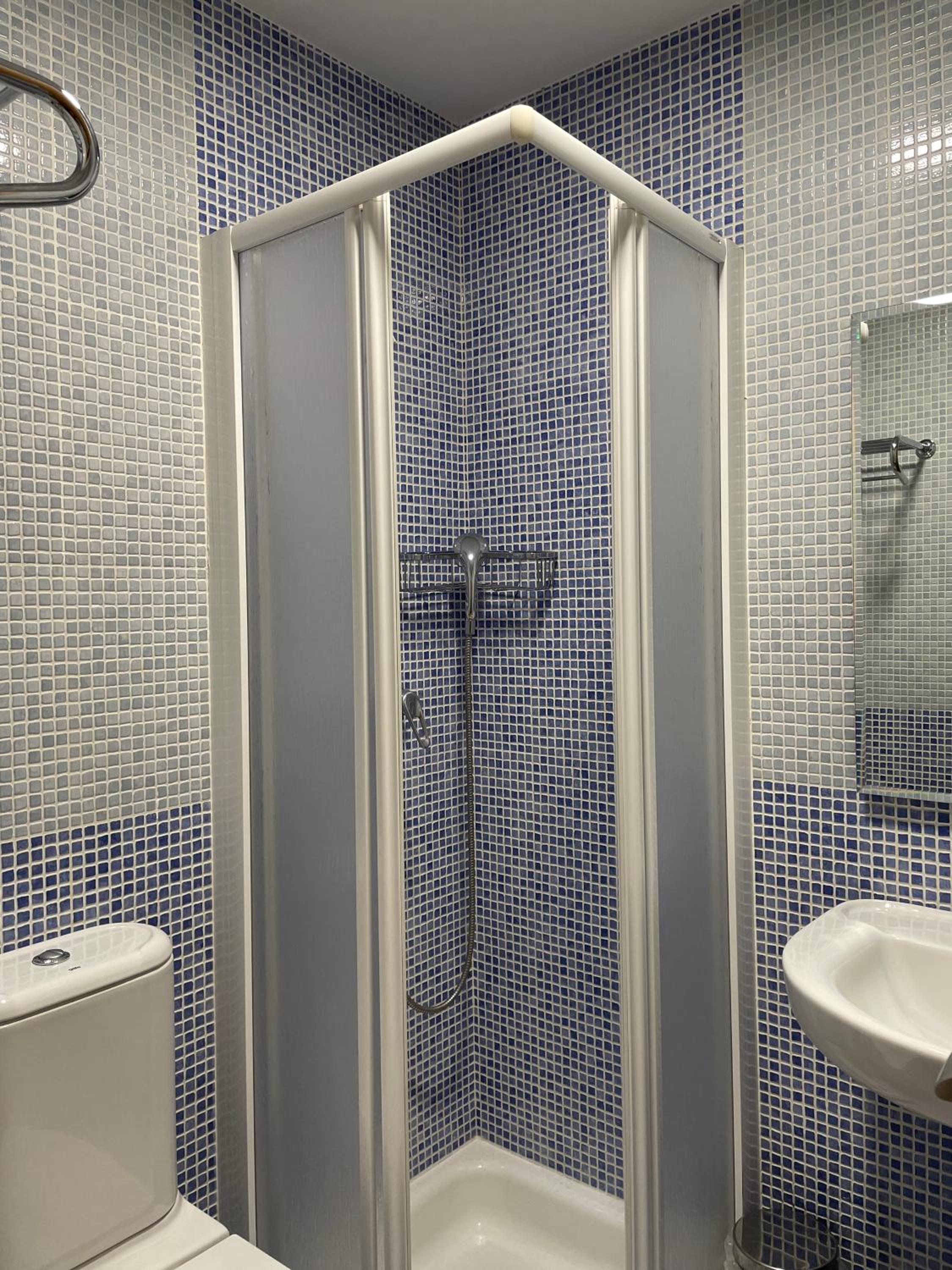 Double Room - Photo 10